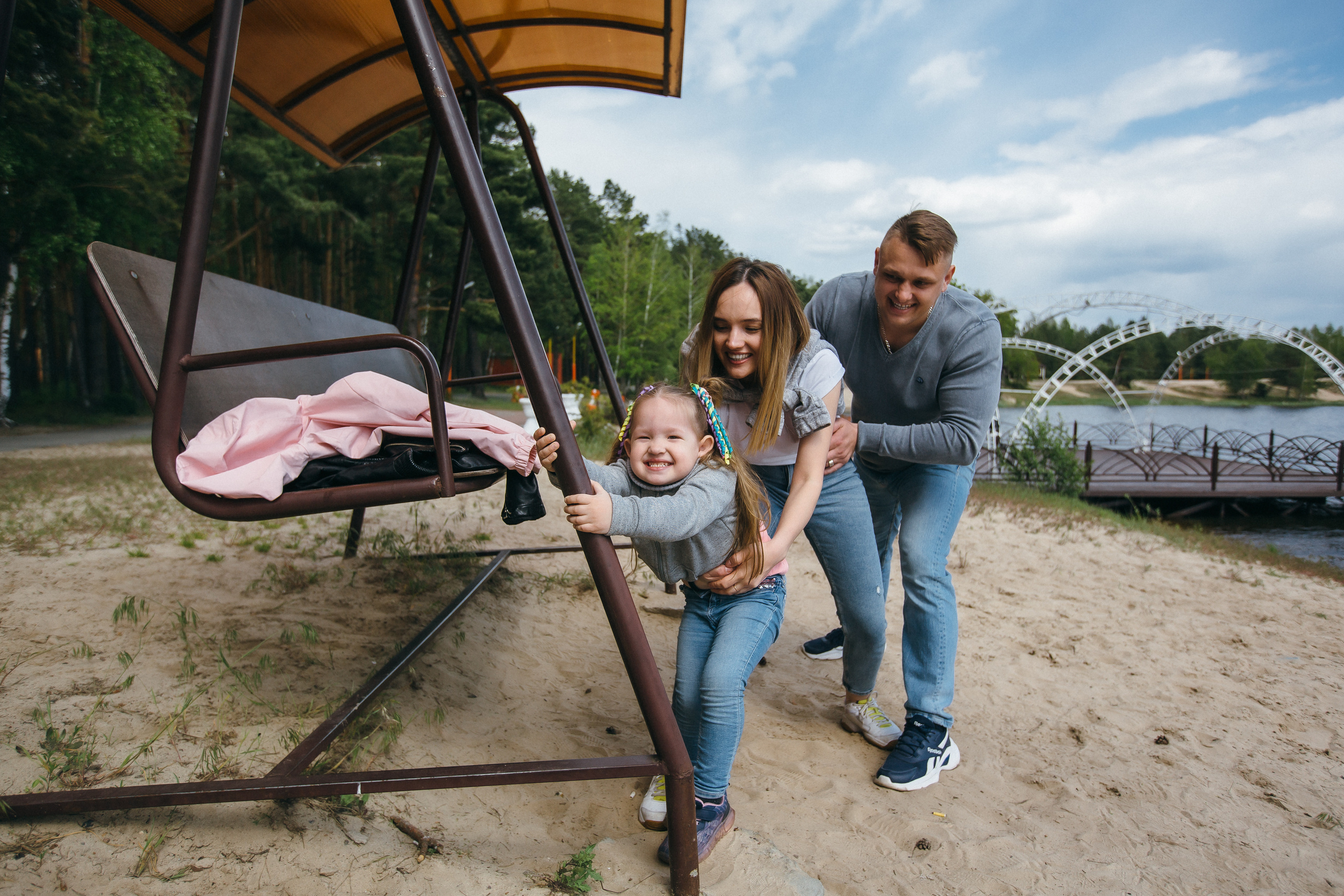 Семейная прогулочная фотосессия. Фотограф Петр Капралов