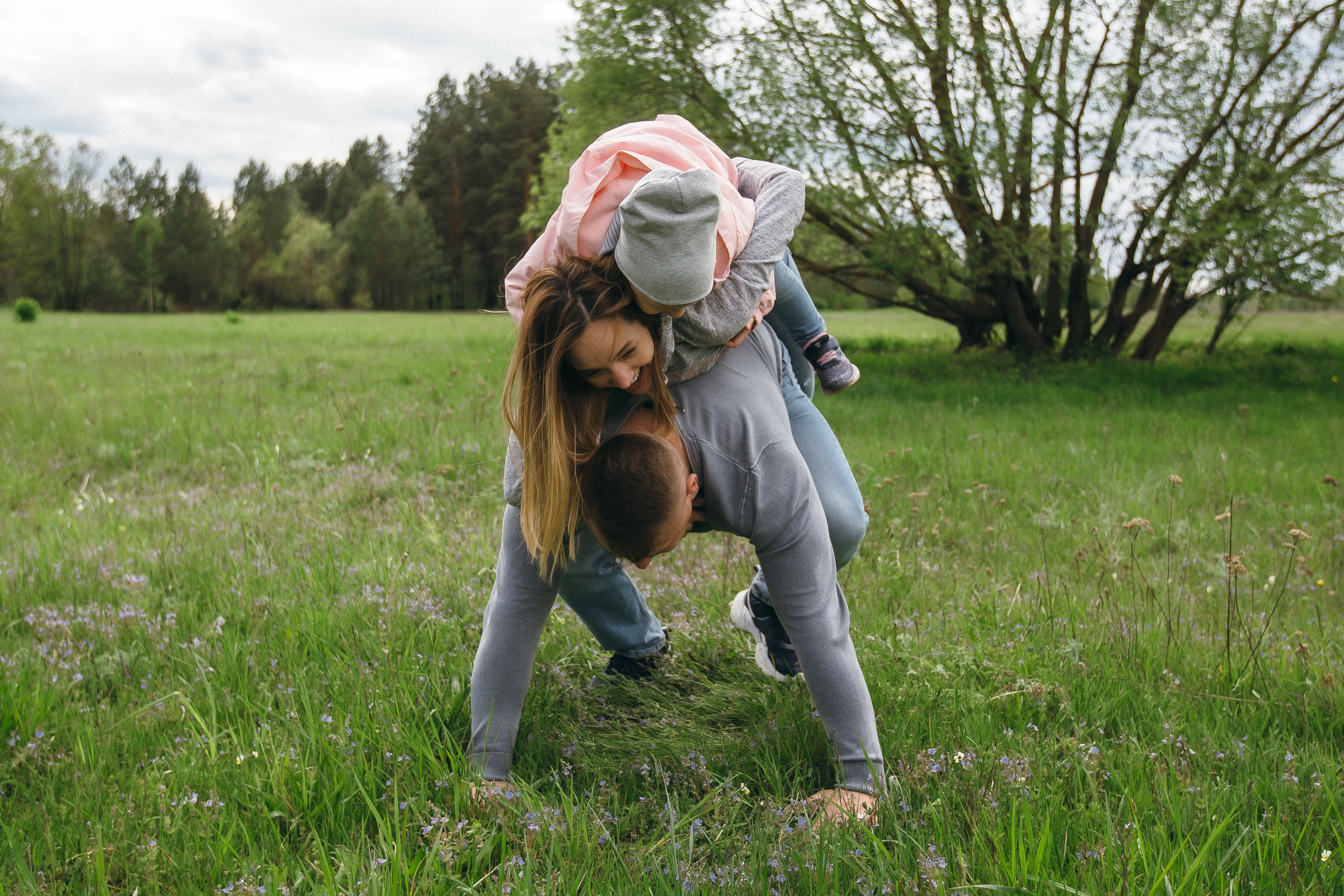Семейная прогулочная фотосессия. Фотограф Петр Капралов