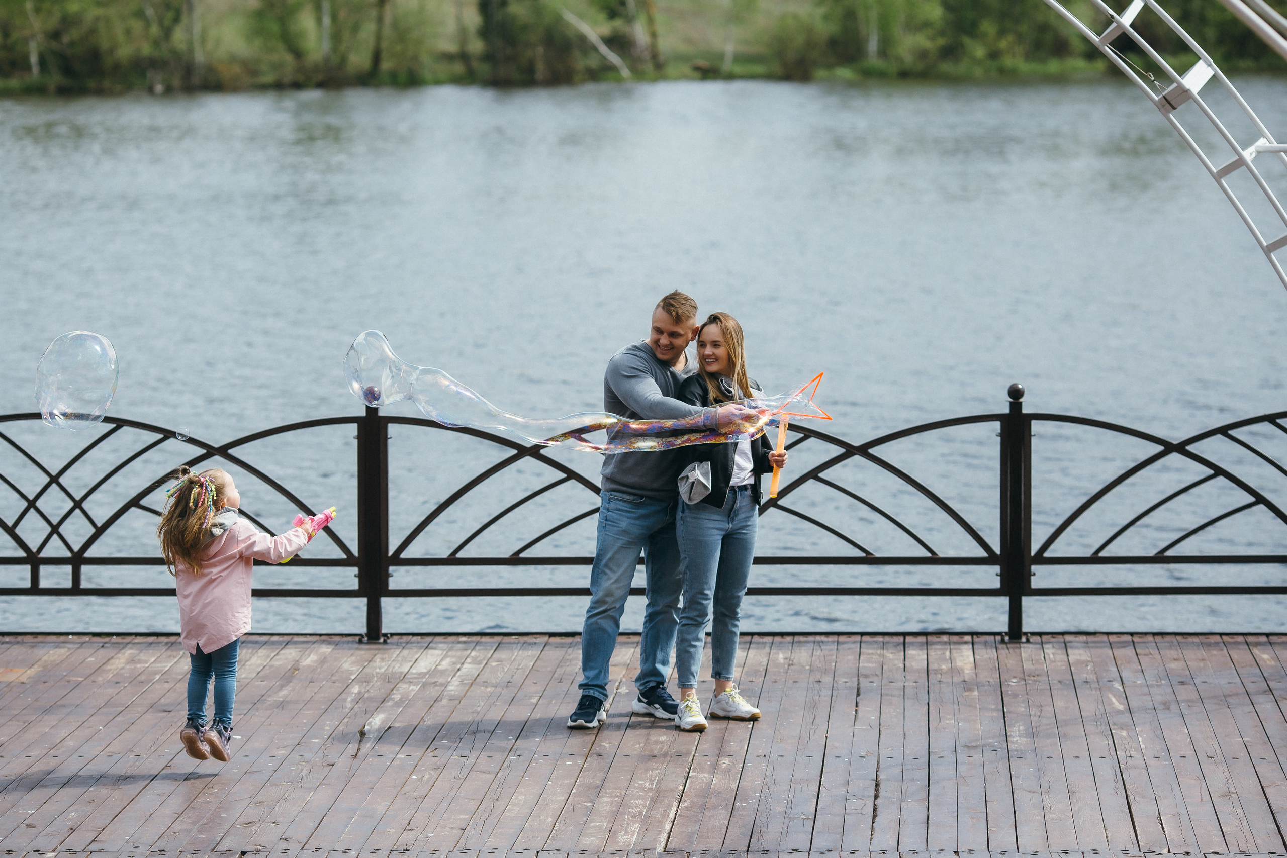 Семейная прогулочная фотосессия. Фотограф Петр Капралов