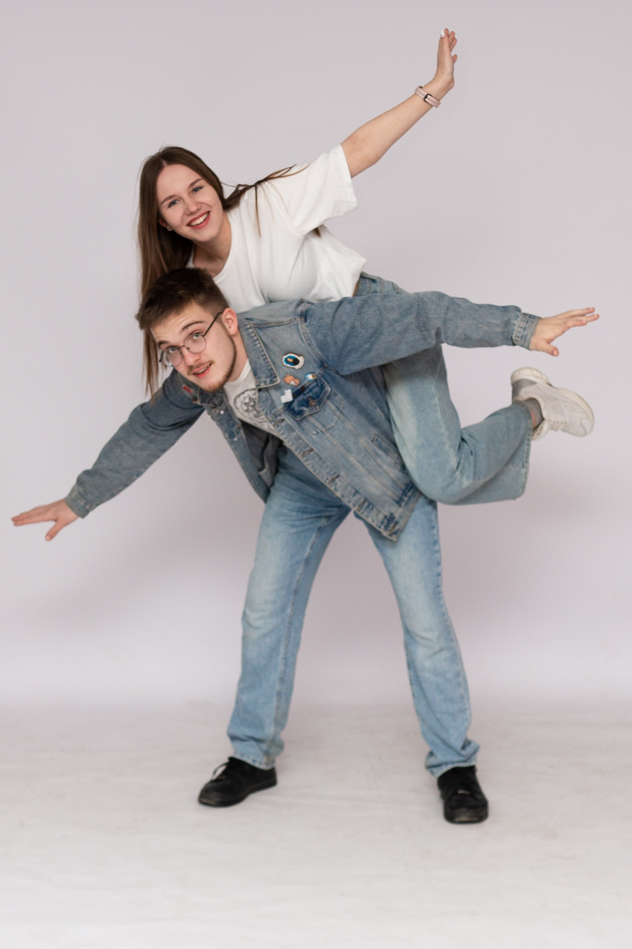 Студия. Выпускники Старшая школа. Выпускные Альбомы и Фотосессии п. Кавалерово