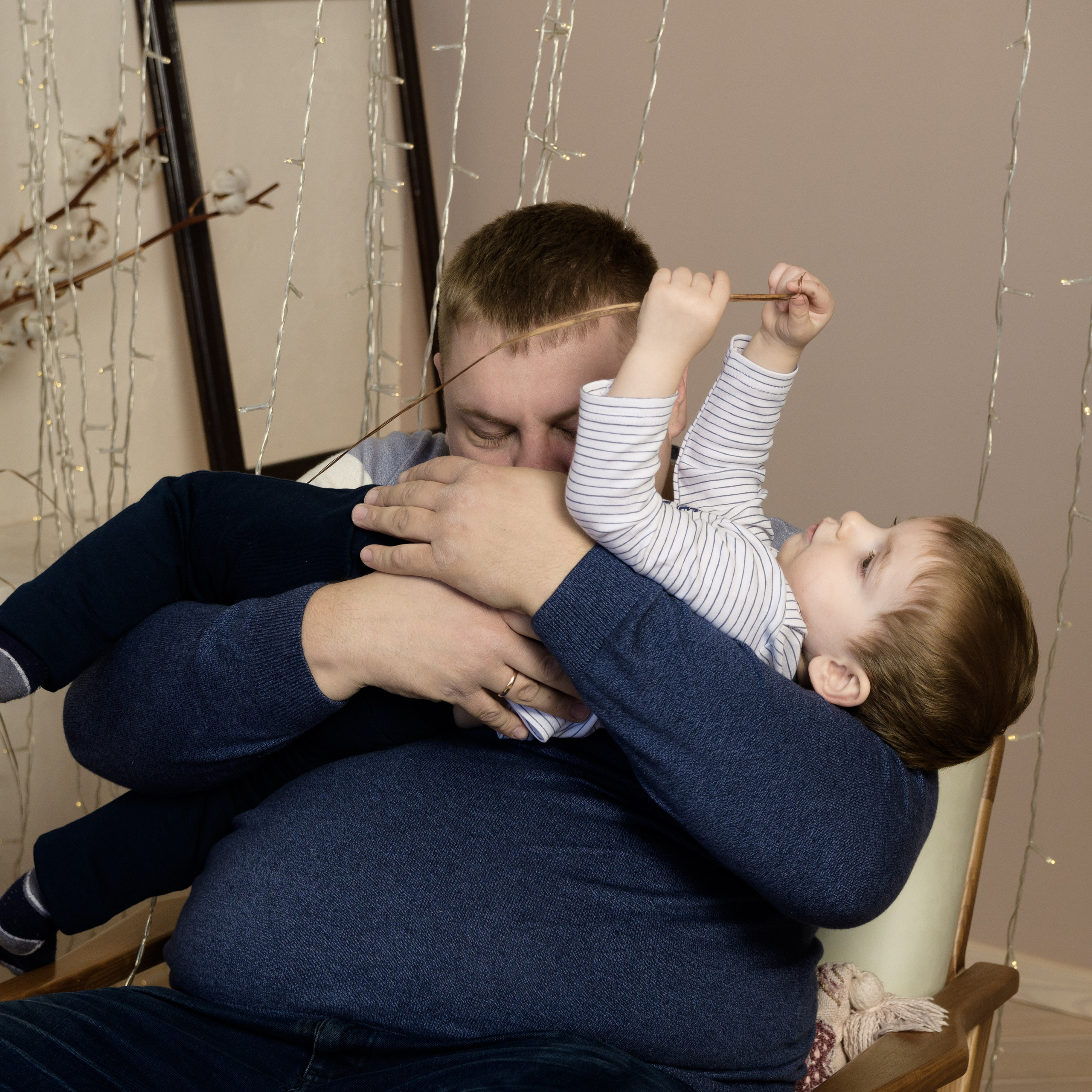 Лейла, Саша и Кирюша в студии «Веретено». Семейный и индивидуальный фотограф Life style в Санкт-Петербурге Мария