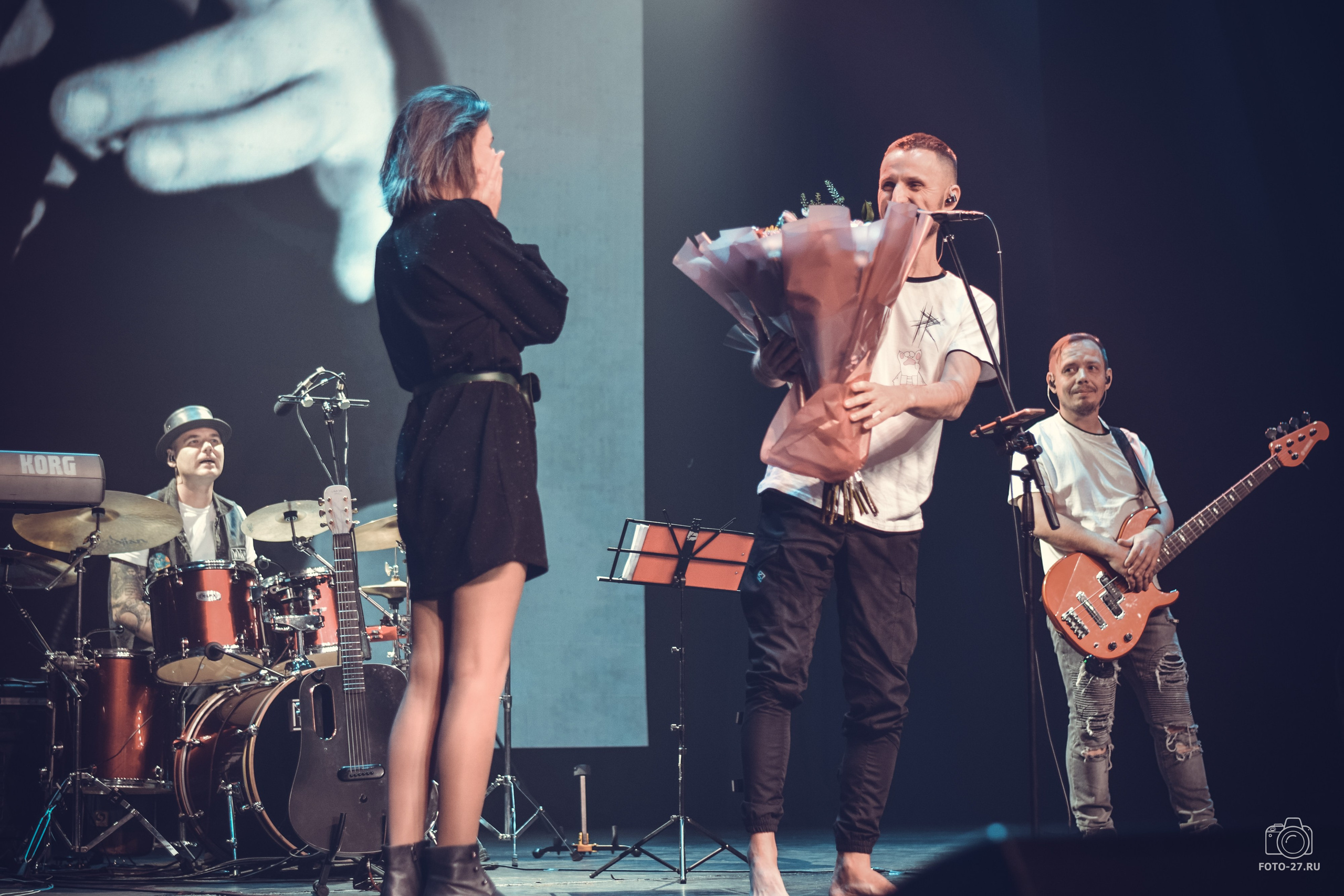 Антон Курдюмов фотограф в Хабаровске Рина Курдюмова фото27 foto27 Антон Дорофеев репортажный репортаж документалист Тони и Рина фотосоздатели ПаПаРоК Философия и любовь сольный концерт ОДОРА Хабаровск