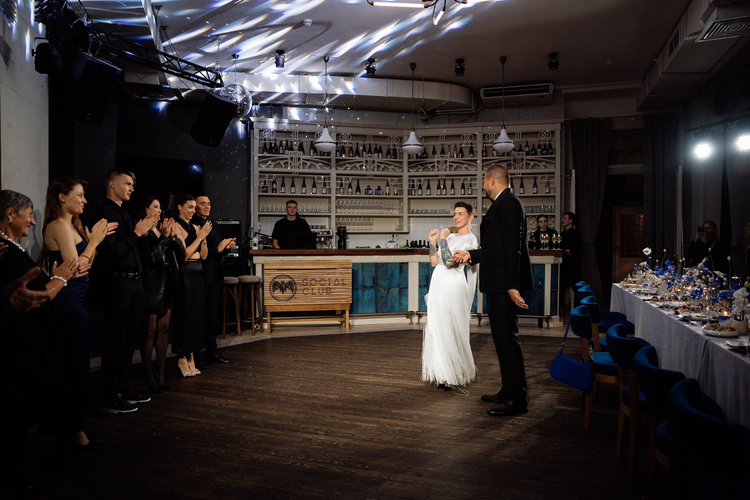 Свадьба в сошиал клабе. Свадебный фотограф организатор в Санкт-Петербурге Ассоль Опарина