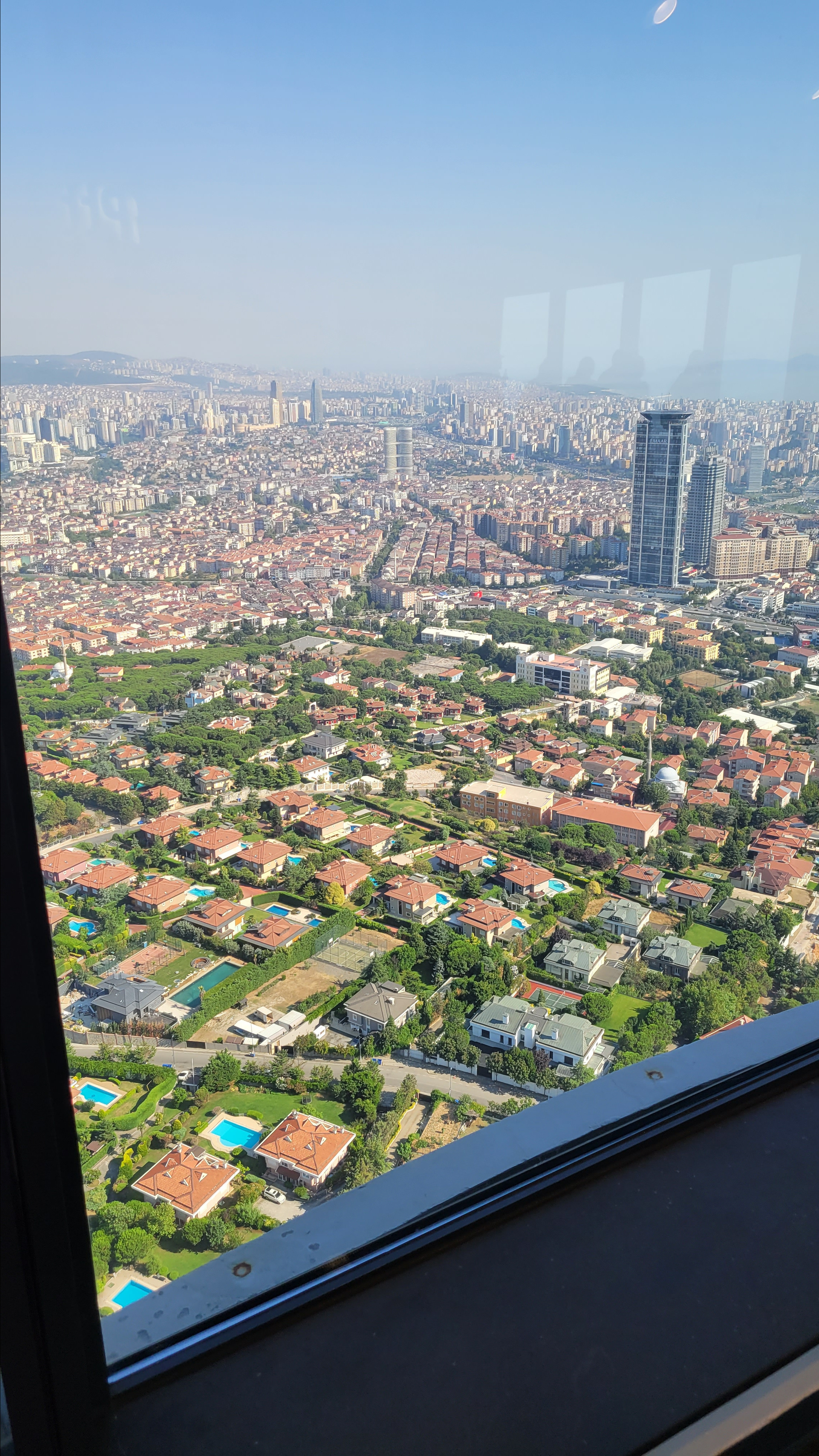 С высоты башни виден весь город 