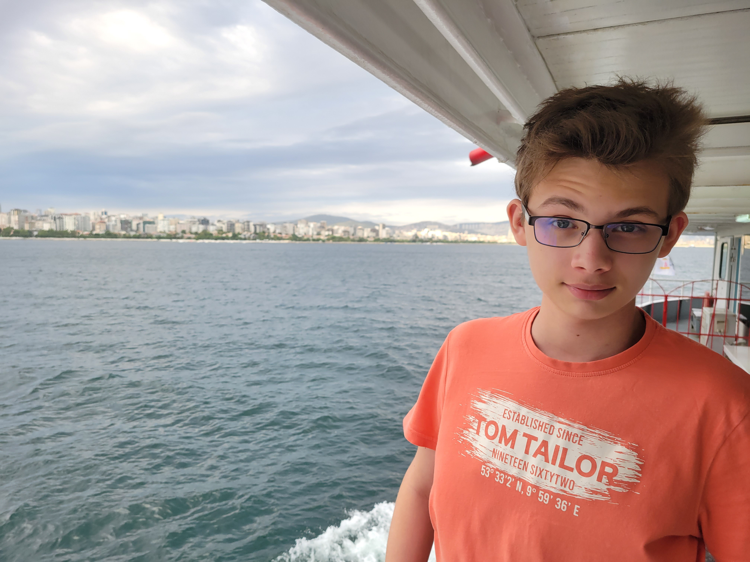 Водный транспорт в Стамбуле работает так же здорово, как и наземный. По Стамбул-карт, все отправления очень близко к расписанию. Разобравшись с логистикой и расписанием в Гугл-картах пользовались все две недели с большим удовольствием