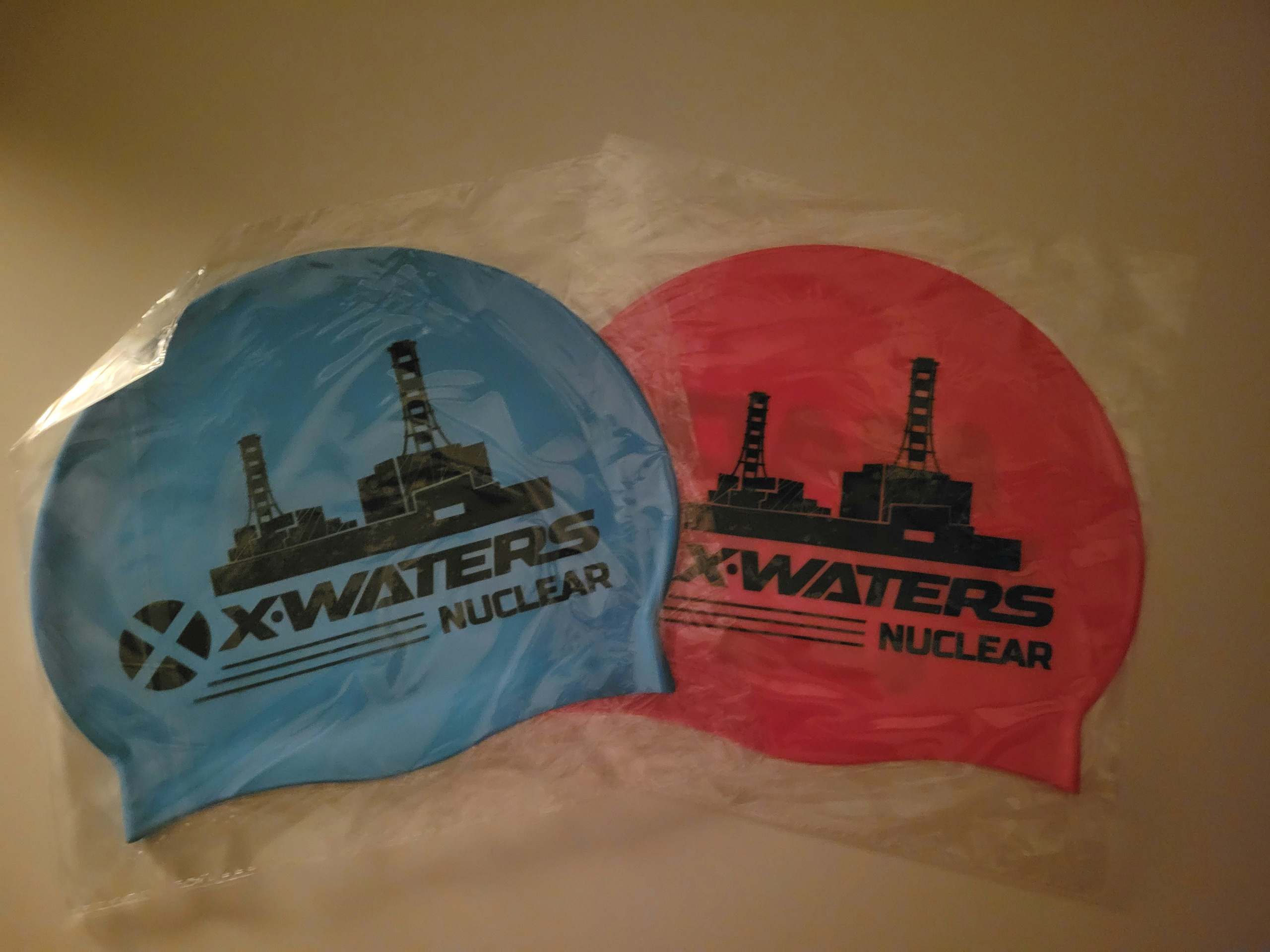 Интрига каждого старта - цвет шапочек. В этот раз миля - розовая, 3 км - голубая