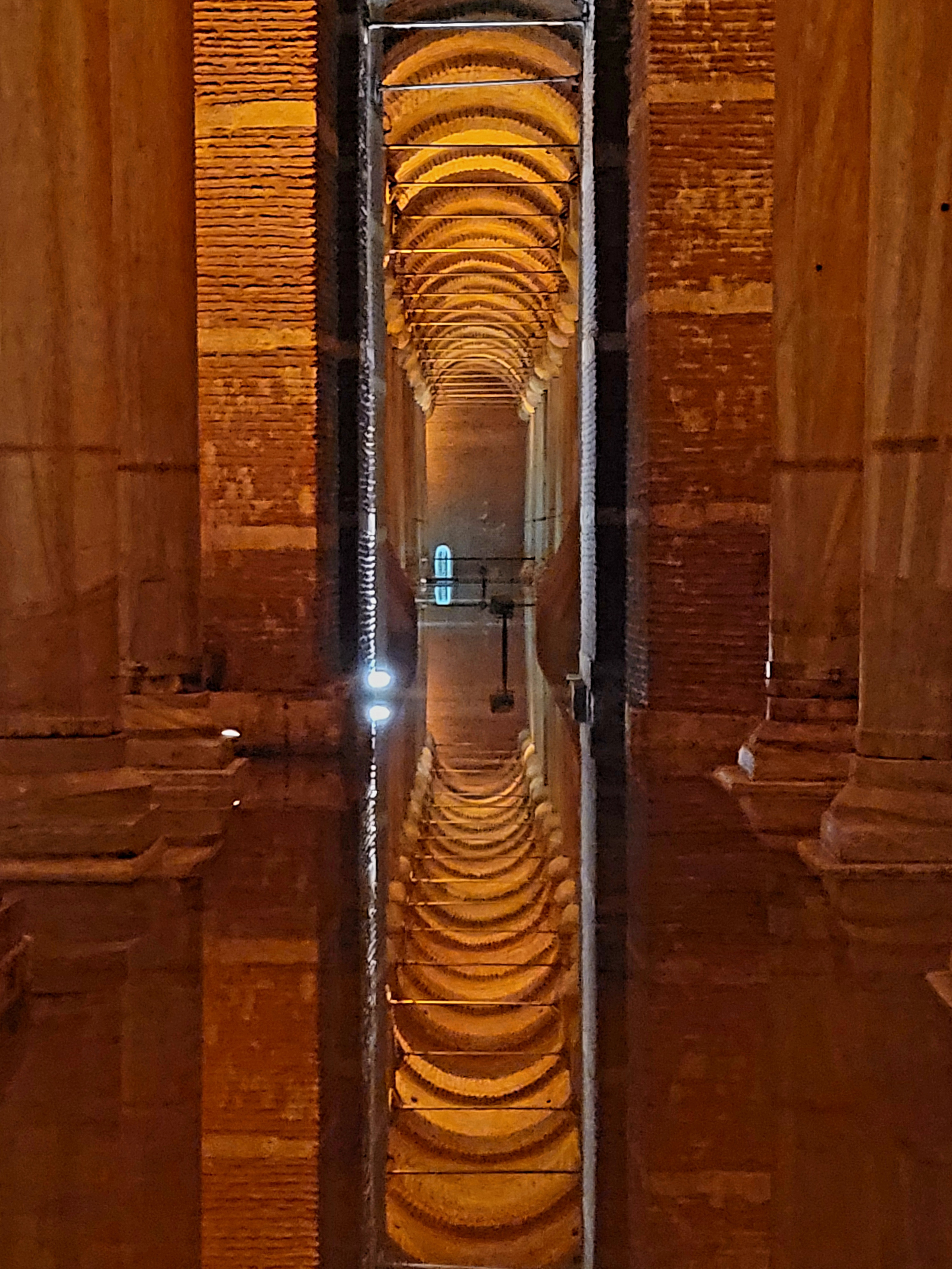 Хранилище дождевой воды и вод, поставляемых по древнеримских акведукам в город