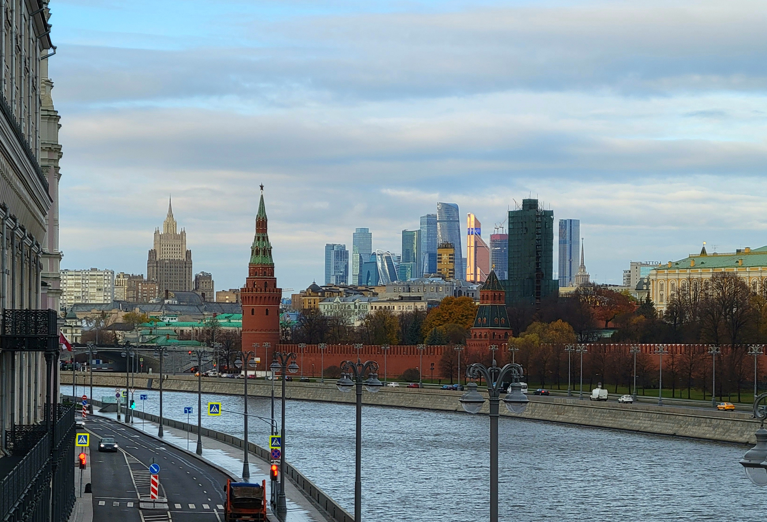10/21. Москва-сити. Walk & Fly with Batay