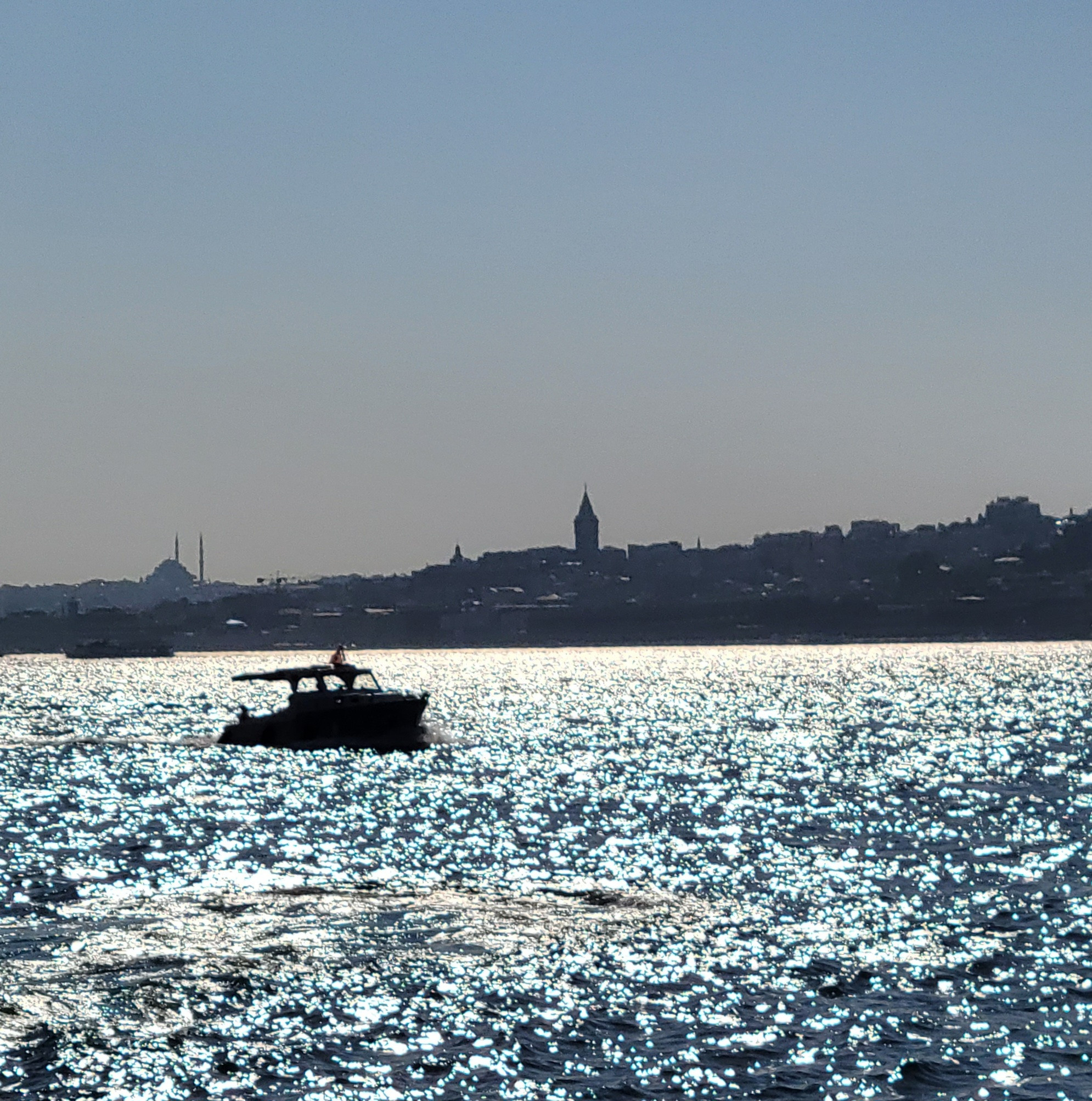 Водный транспорт всегда оказывался у нас на первом месте, при наличии возможности