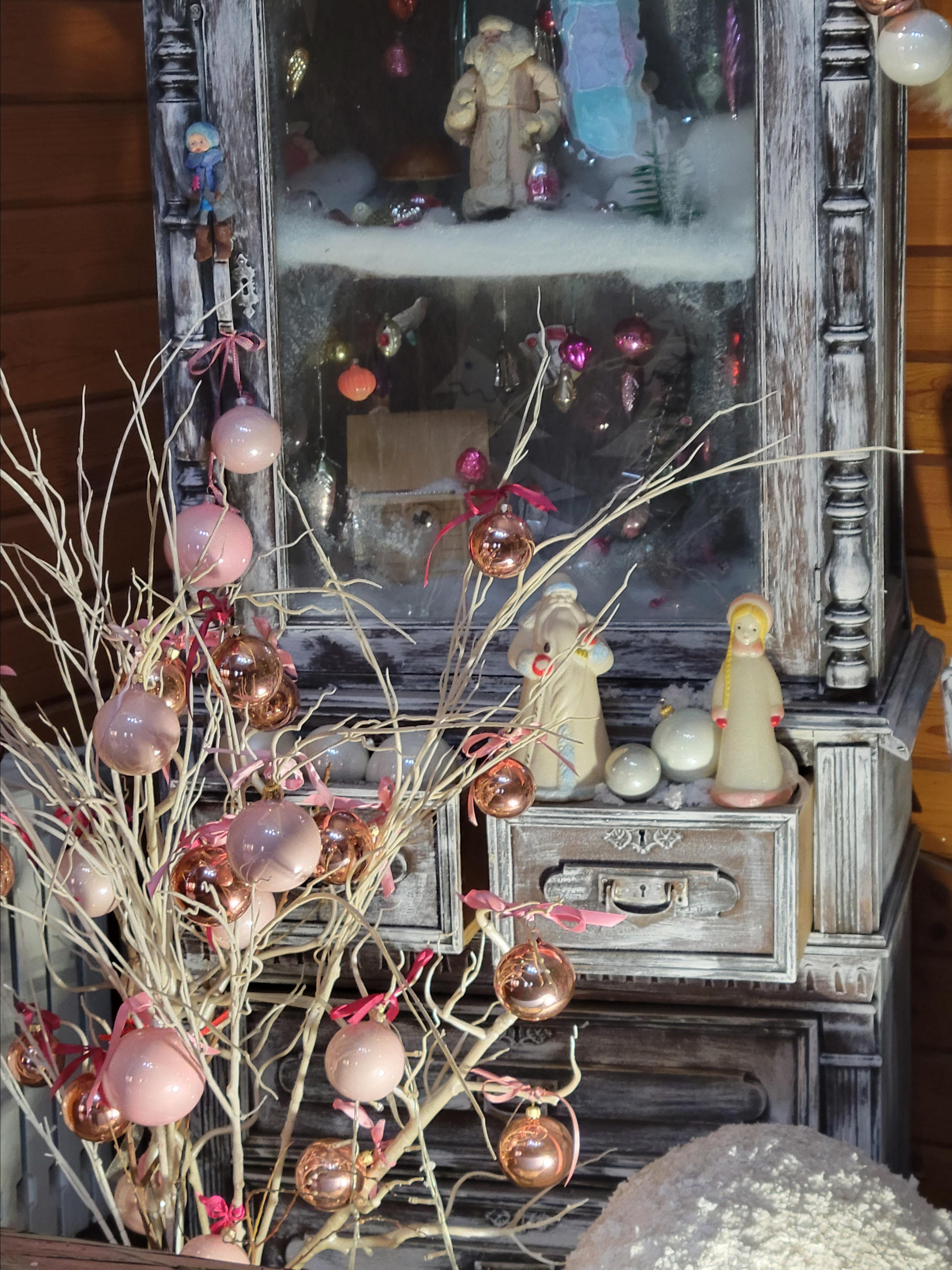 На дворе жара, а у нас - Новый год