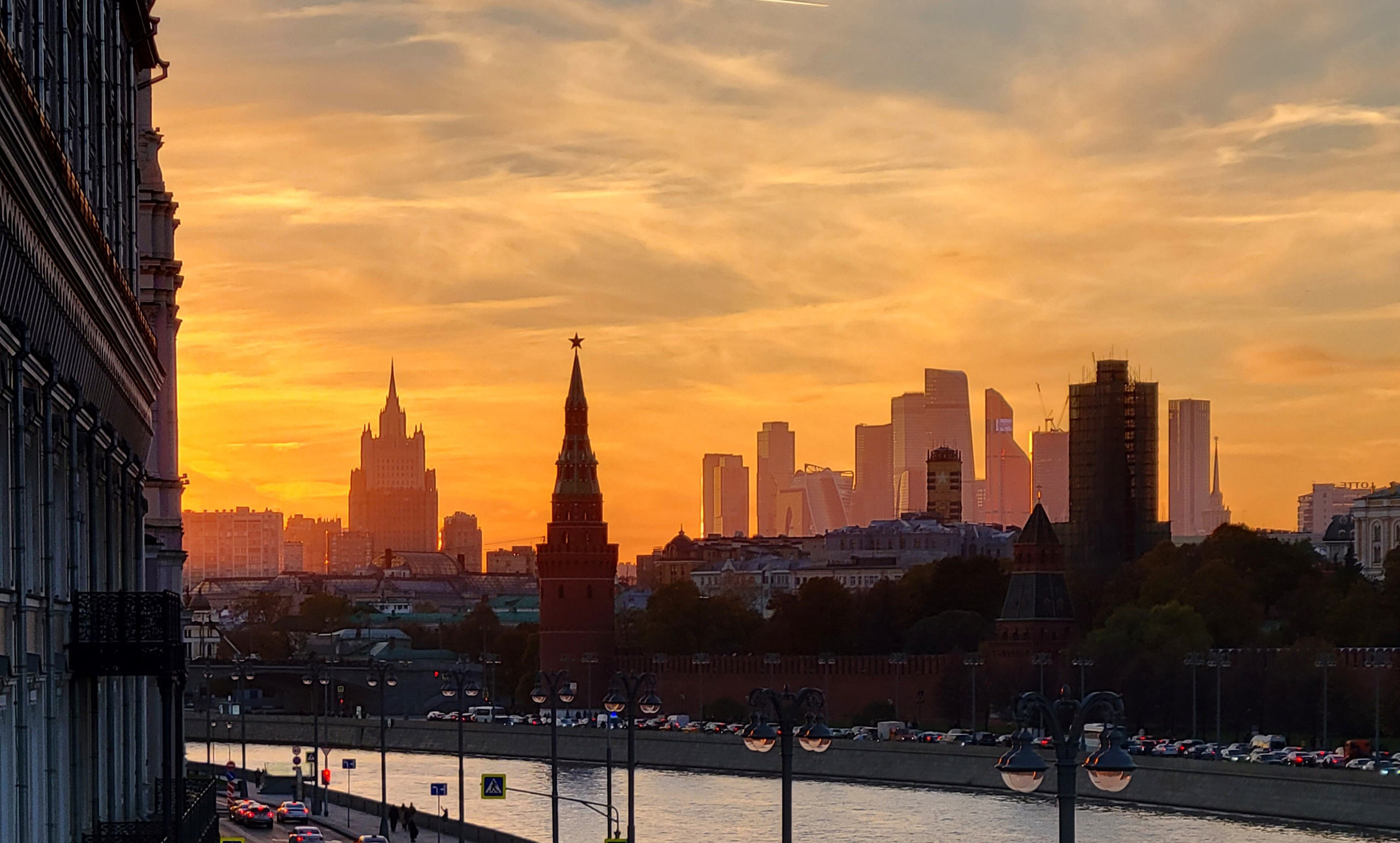 Тот же вид. Вечер