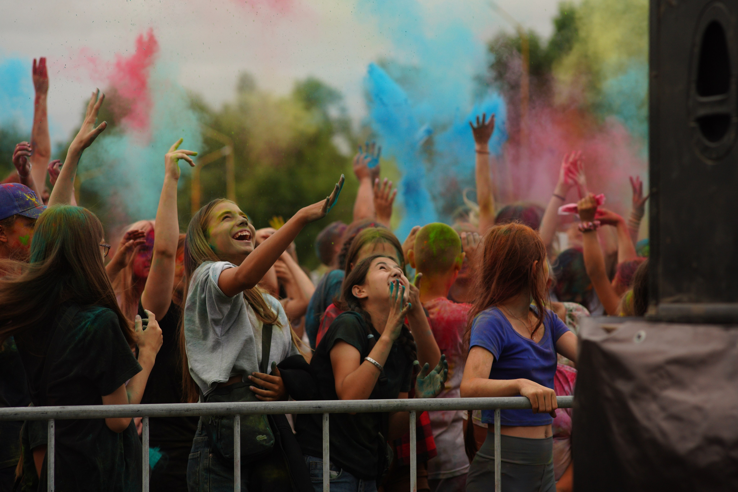 Праздник Холи в Артеме. Фотограф Владивосток (художественный портрет, празднование, торжество, мероприятие, фотопрогулка)