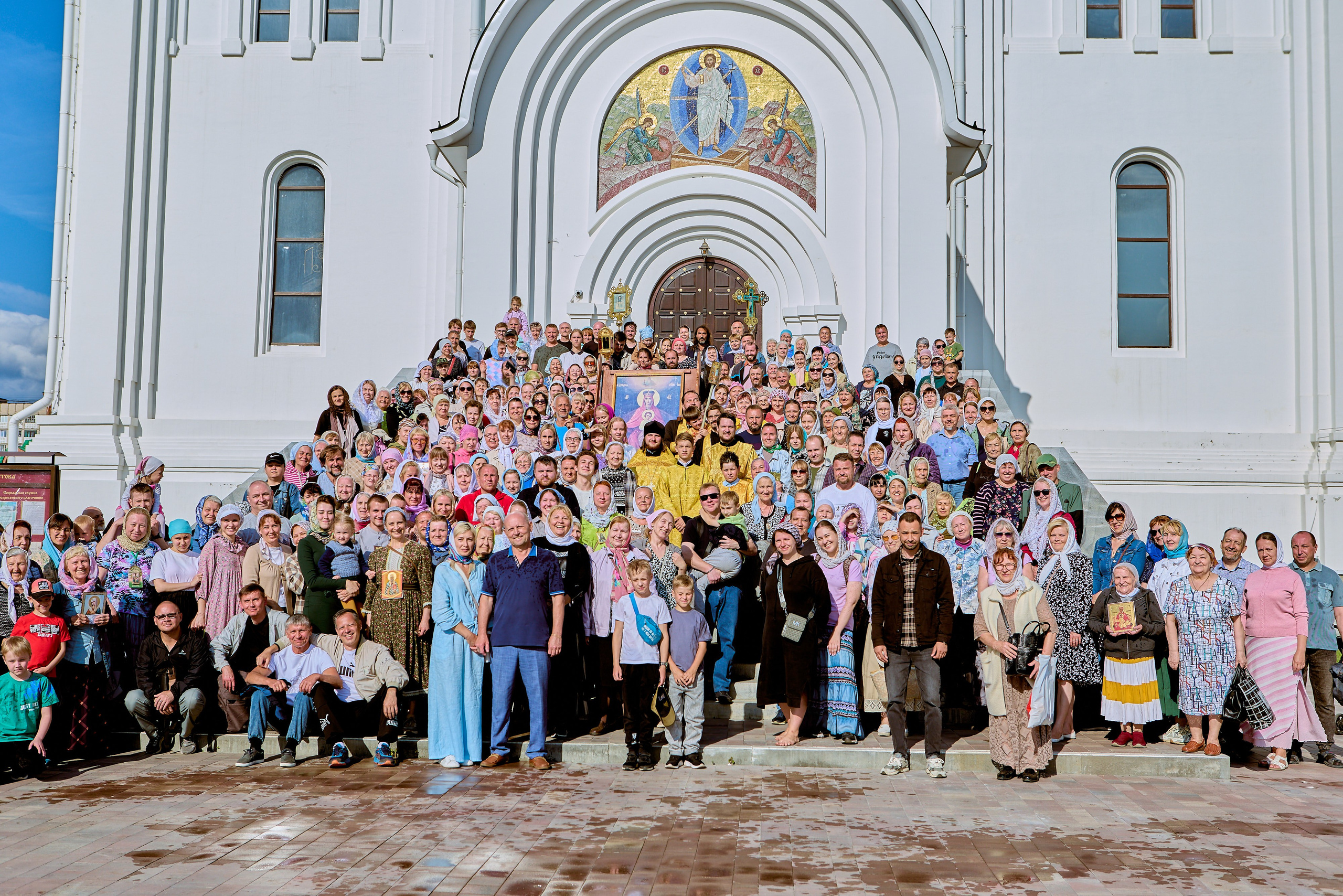 Фотографии портретов Крестного хода в Дзержинске
