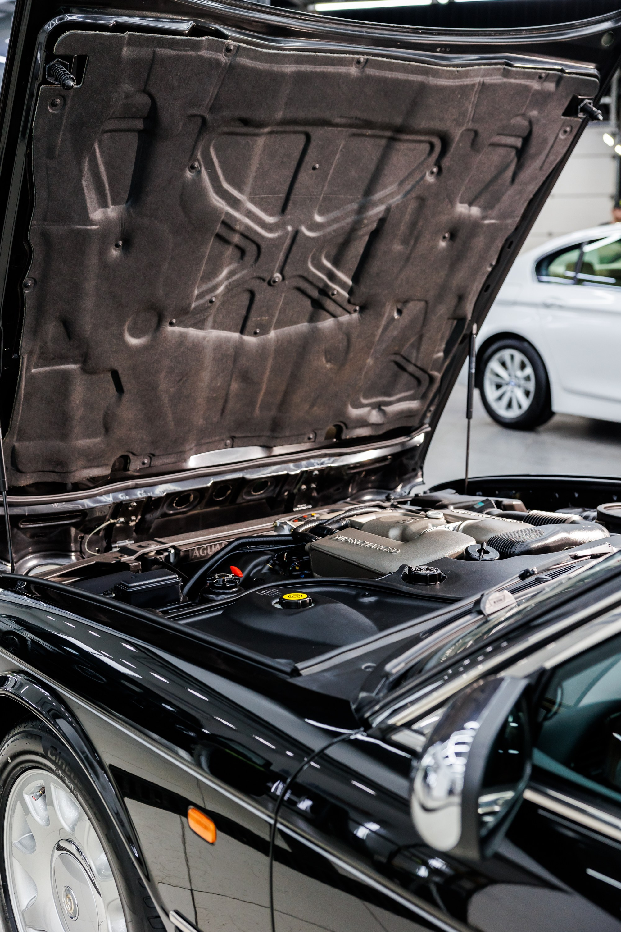 Автомобильная фотосъёмка Daimler Xj8. Фотограф Сергей Лукьянов @xapeton_photo Москва