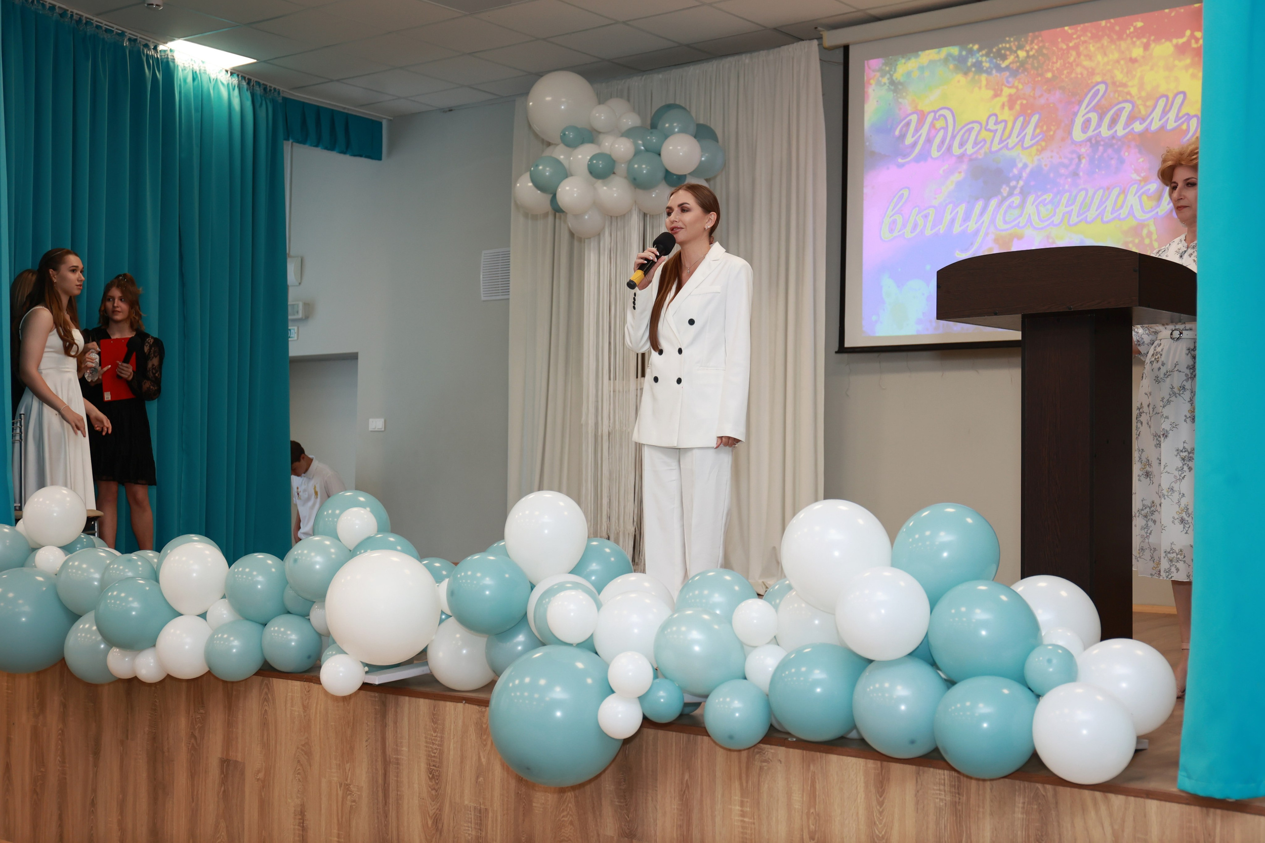 Вручение аттестатов СОШ 42 (2025г). Детский семейный фотограф Краснодар