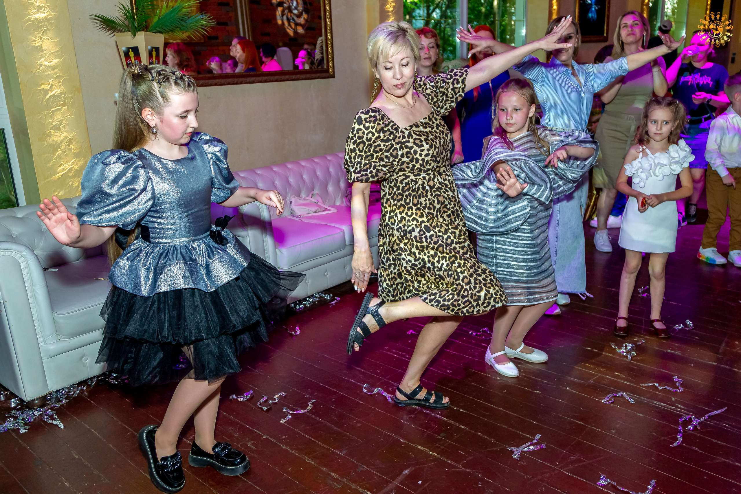 Выпускной 4-го класса 2024. Школа 2109. Репортажная съемка в Москве и области. Анималистика