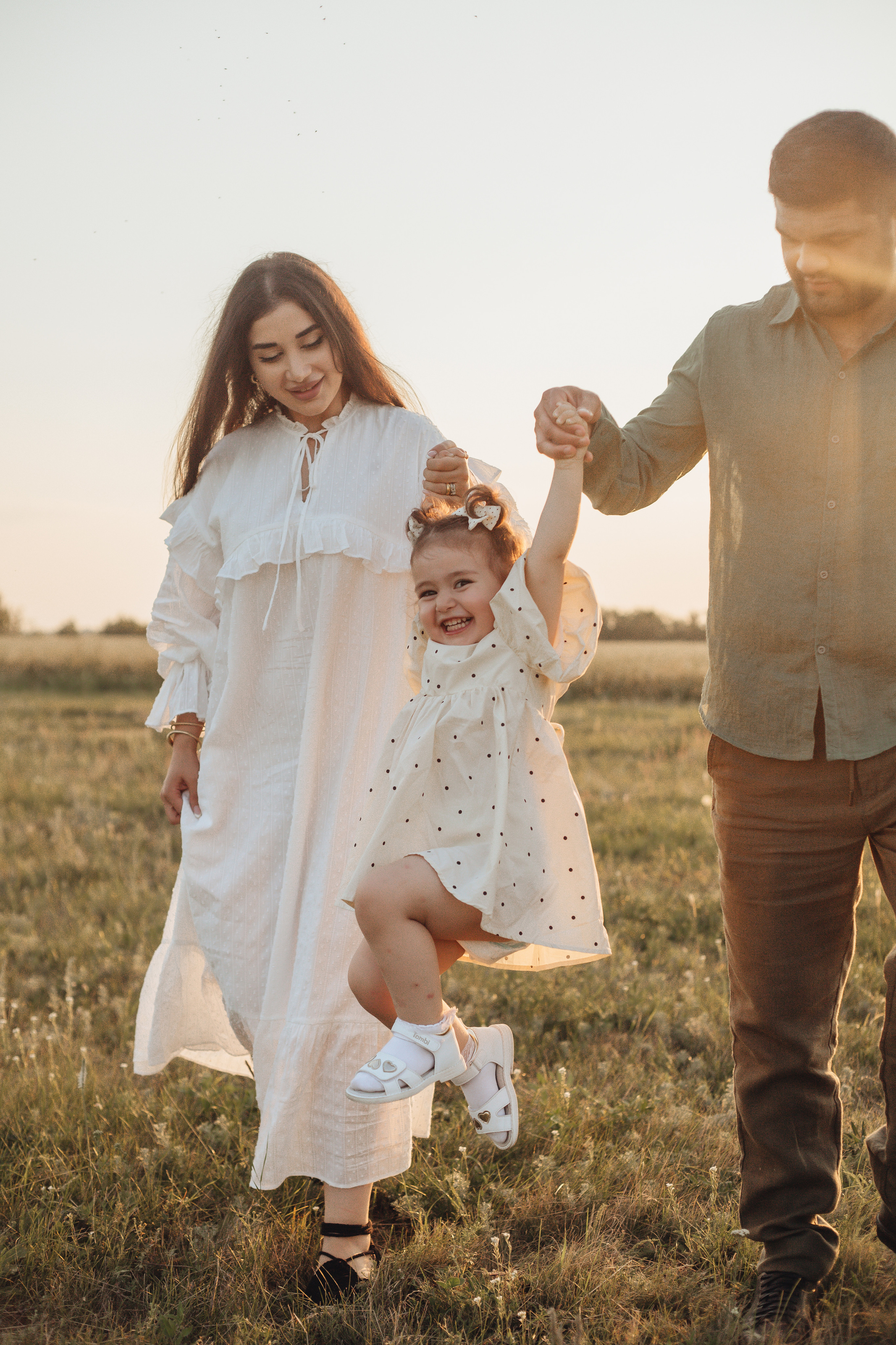 Миша, Элина и малышка Хабиба. Фотограф Малофеева Алина