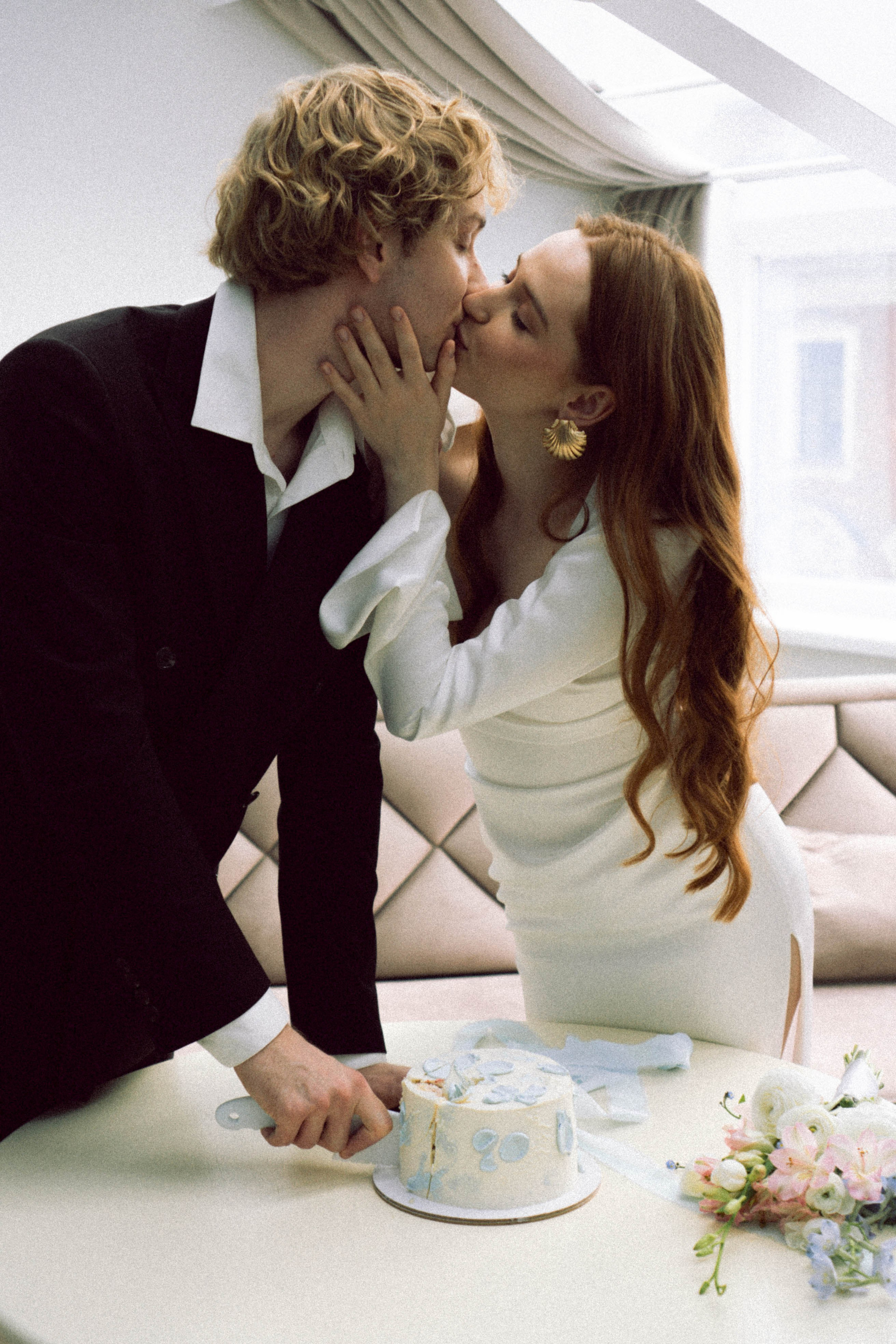 СВАДЕБНАЯ СЬЕМКА В ОТЕЛЕ. СБОРЫ ЖЕНИХА И НЕВЕСТЫ И ТАКЖЕ ТОР И ПОДГОТОВКА К ПРОГУЛКЕ. Профессиональный фотограф, Санкт-Петербург — Виктория Богомолова