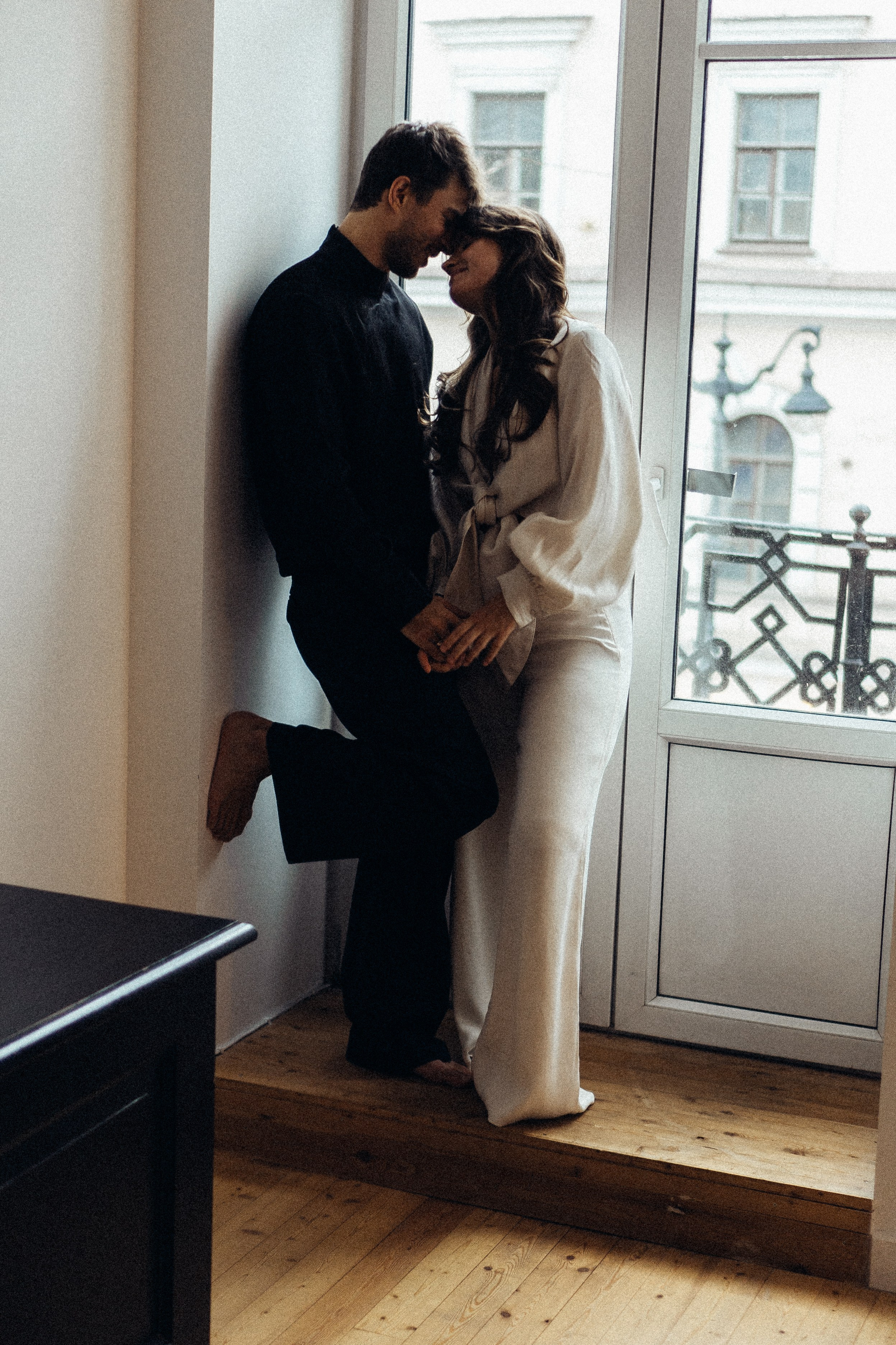 УТРО ЖЕНИХА И НЕВЕСТЫ В ПИТЕРСКОЙ КВАРТИРЕ И СЬЕМКА С СВАДЕБНЫХ ОБРАЗАХ. Профессиональный фотограф, Санкт-Петербург — Виктория Богомолова