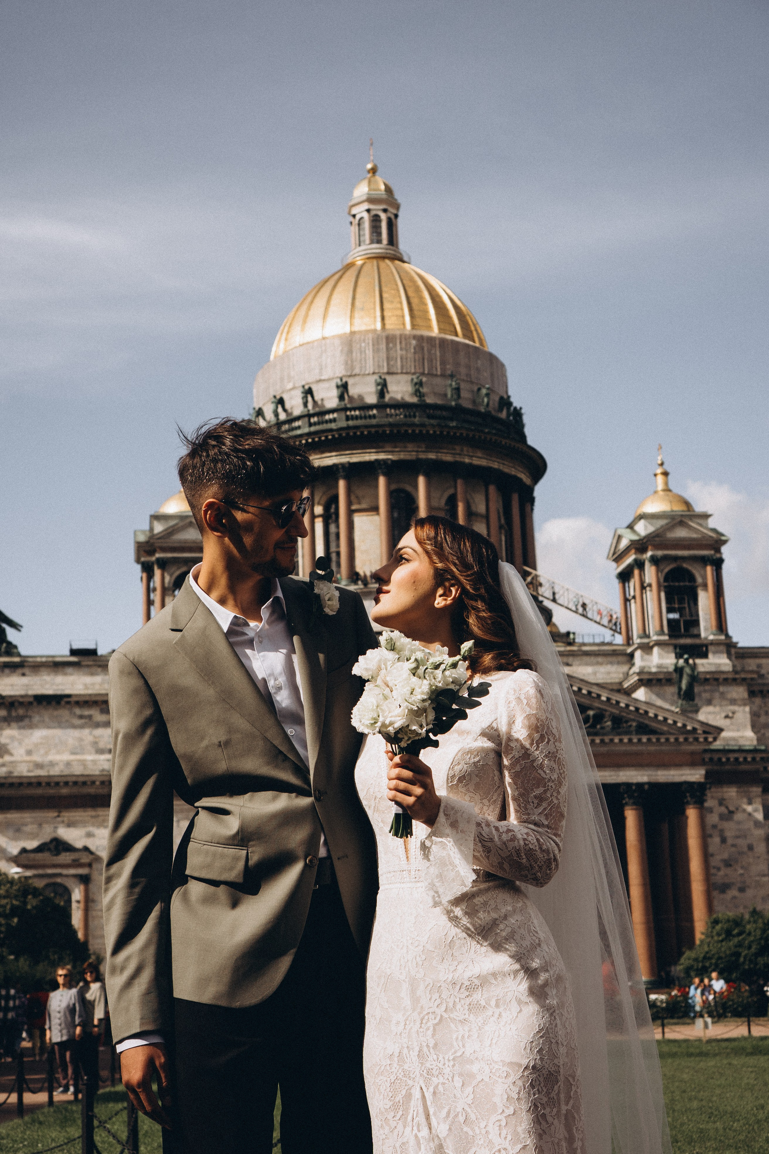 СВАДЕБНАЯ ПРОГУЛКА ВОЗЕ ИСАИКЕВСКОГО СОБОРА АСТОРИИ И ЗАКОНОДАЛЕТНОГО СОБРАНИЯ. Профессиональный фотограф, Санкт-Петербург — Виктория Богомолова