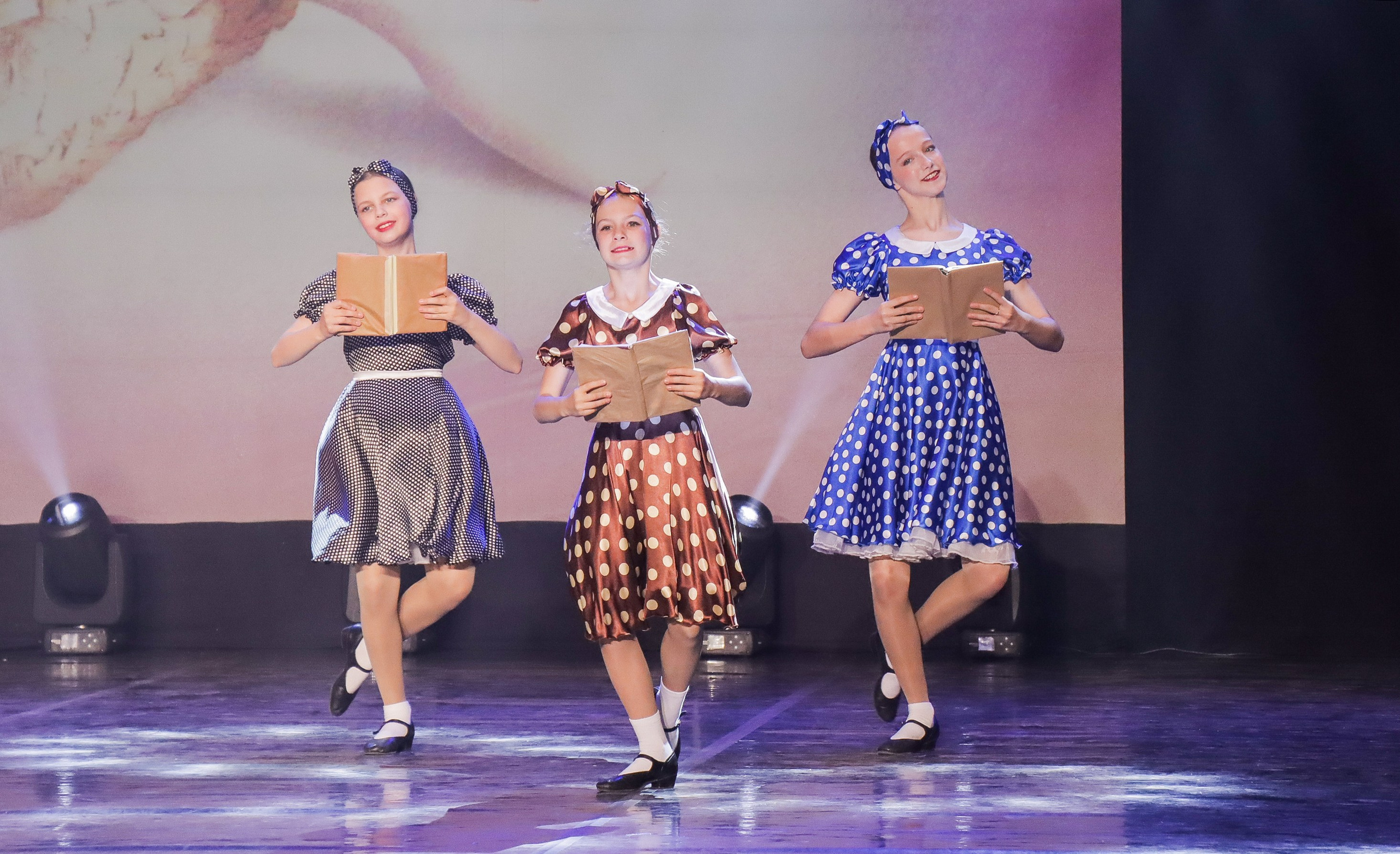 01.06.2024 Фестиваль-конкурс «Мир под названием — Искусство танца» г. Кострома. Медиастудия Фото Концепт