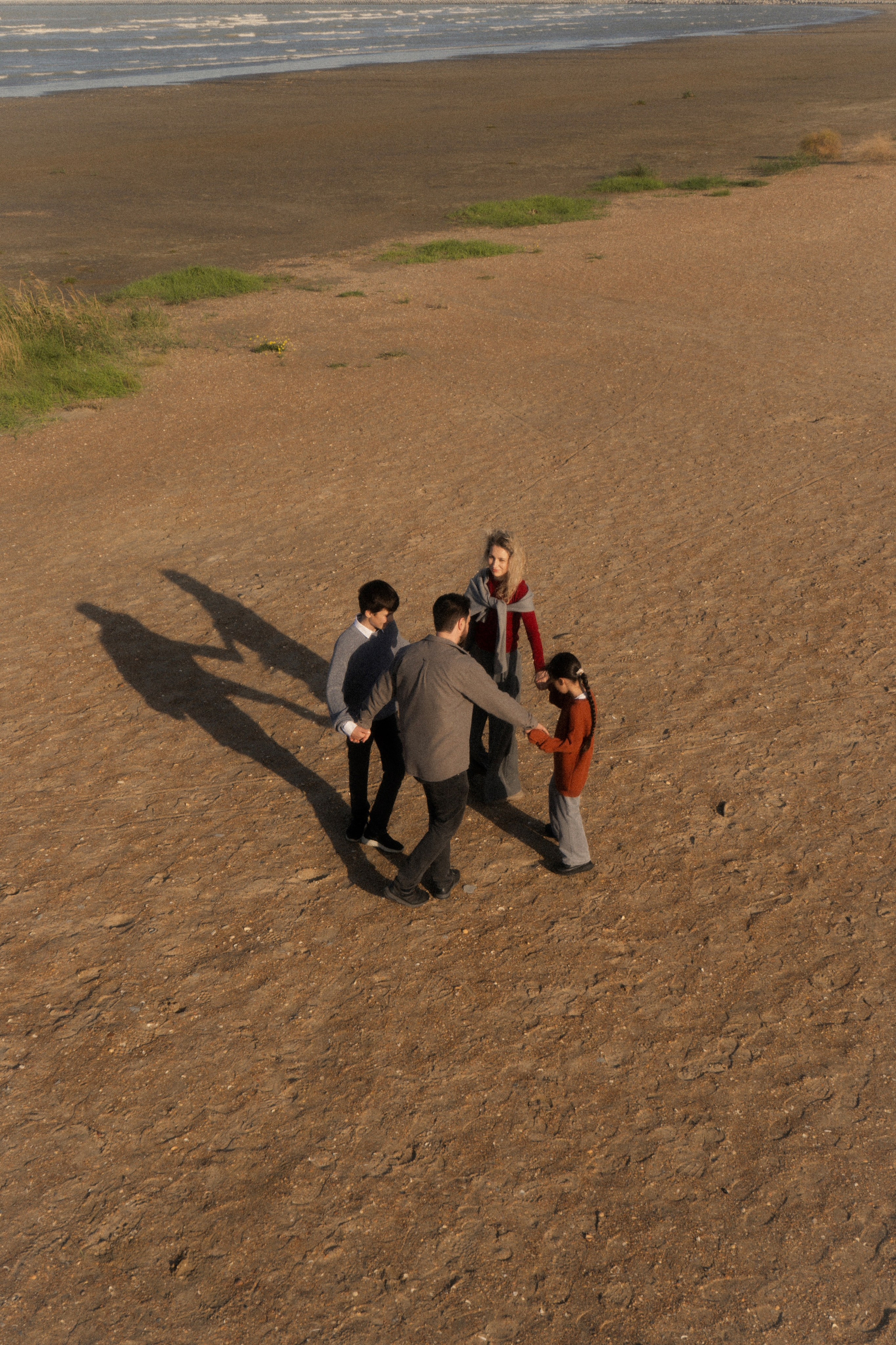 Осенняя прогулка / море. Фотограф в Каспийске