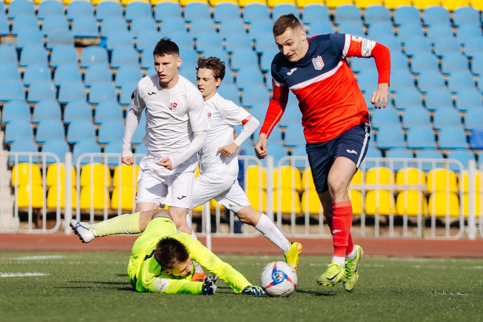 ФК «Металлург-Магнитогорск» vs ФК «ОСШ-Челябинск-М» // 05.04.25. Денис Прохоров Фотограф в г. Магнитогорск