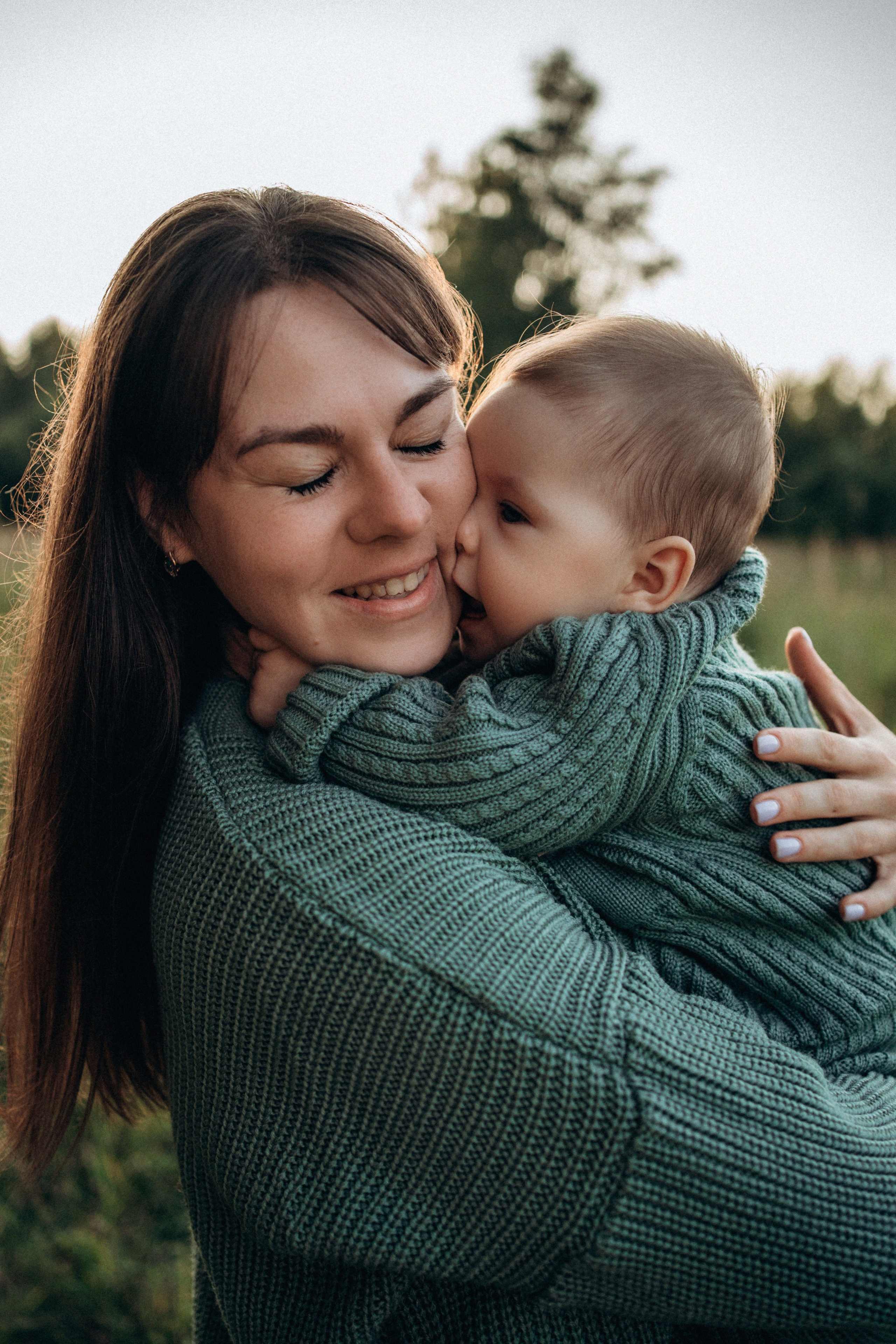 Прогулка в поле. Фотограф новорожденных и малышей до года в Москве Анастасия Соколова