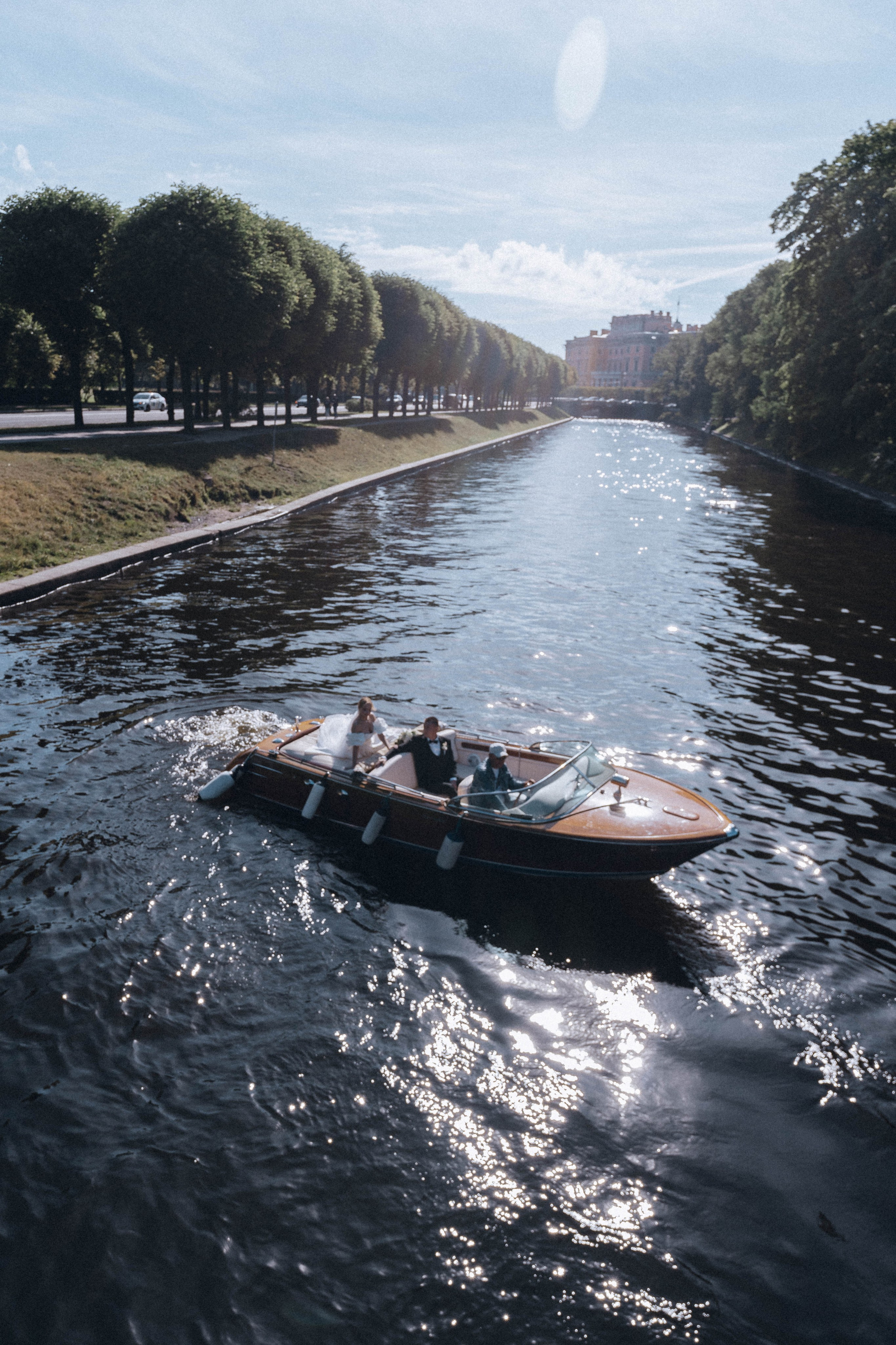 СВАДЕНБНАЯ СЬЕМКА НА КАТЕРЕ ПО КАНАЛАМ САНКТ-ПЕТЕРБУРГА И В АКВАТОРИИ НЕВЫ. Профессиональный фотограф, Санкт-Петербург — Виктория Богомолова