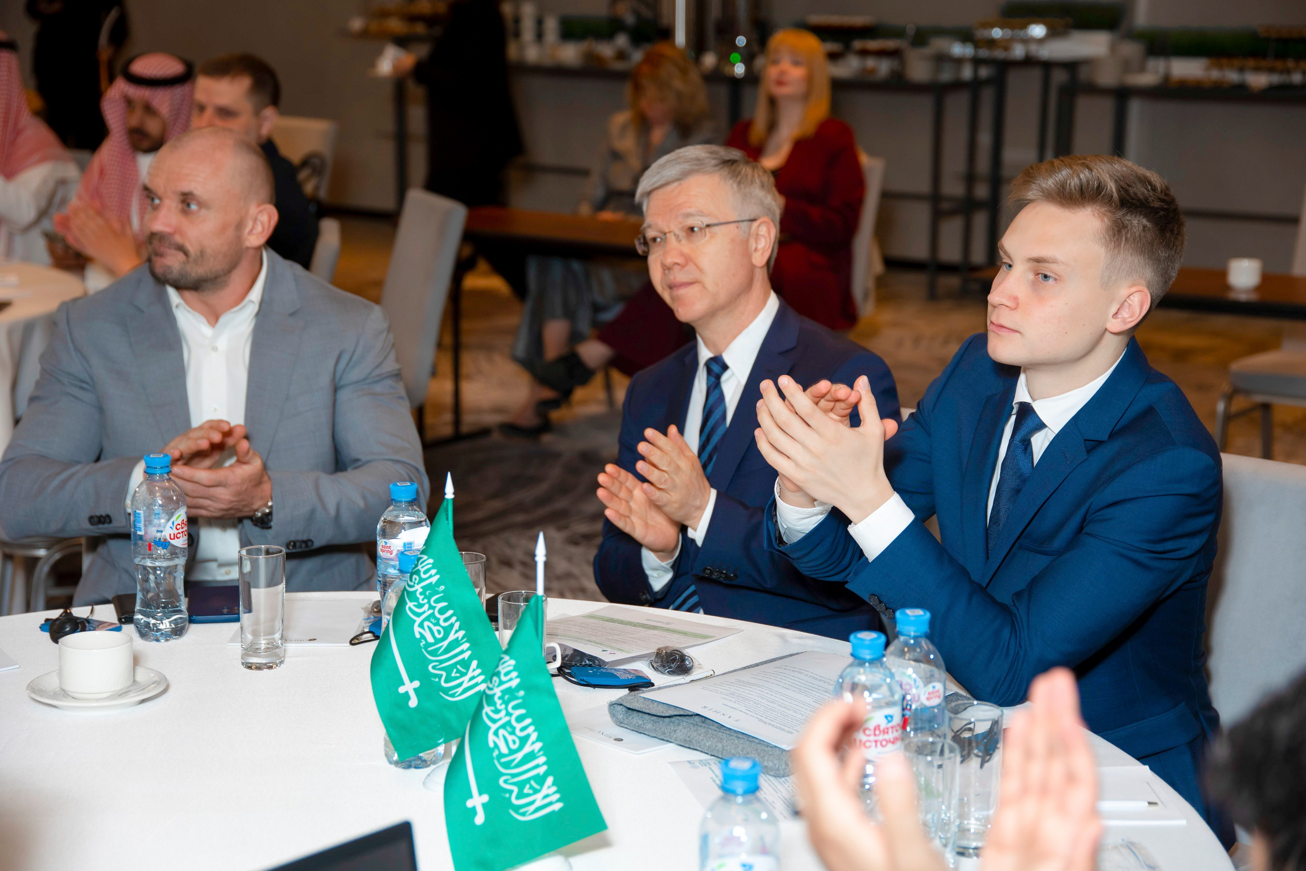 ПМЭФ 2025 делегация из Саудовской Аравии. Фотограф на праздник, корпоратив, День Рождения и Юбилей в г. Санкт-Петербурге Алексей Анкушев