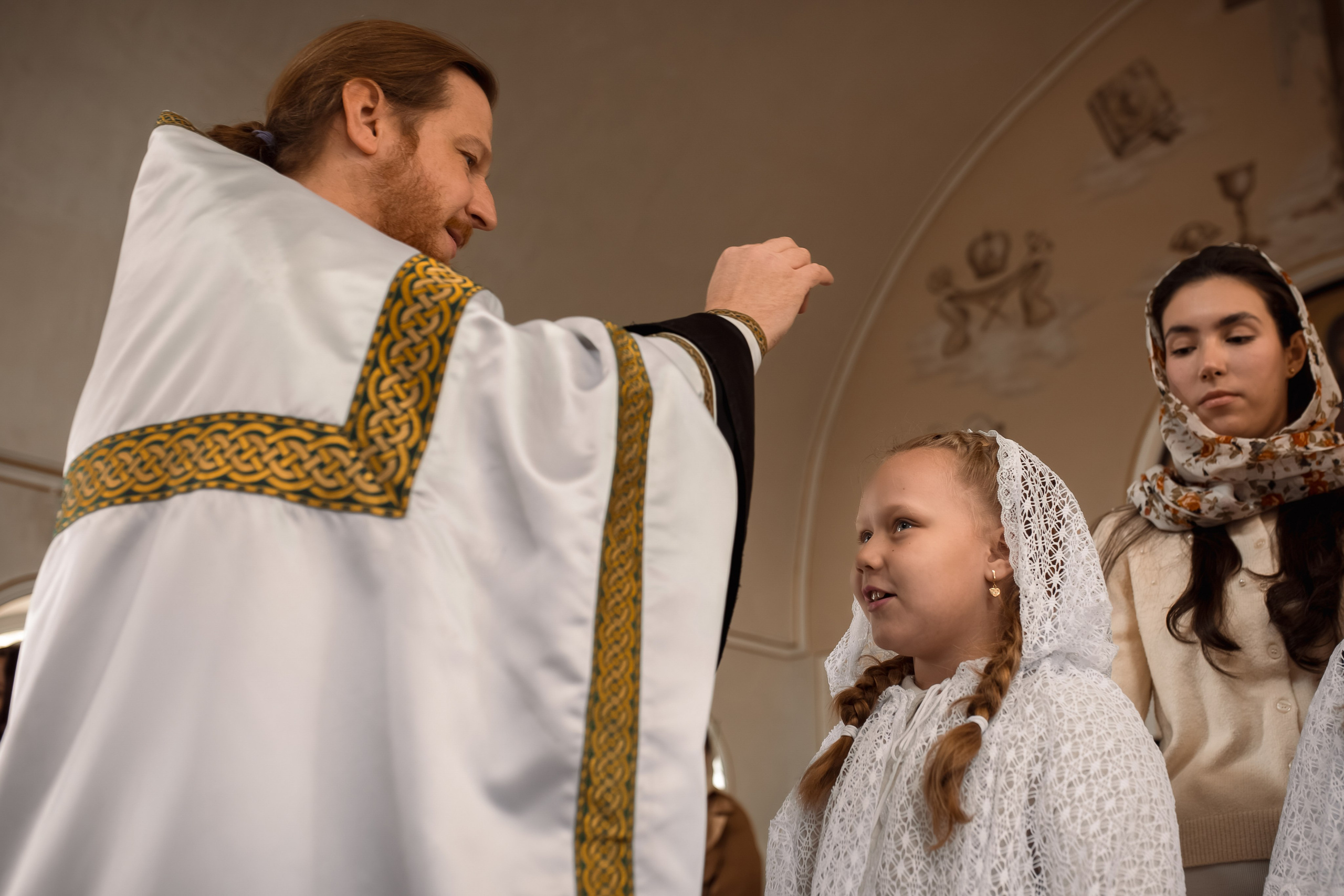 Крещение сестрёнок в храме священномученика Ермогена. Фотограф на Крещение и Венчание в Ташкенте