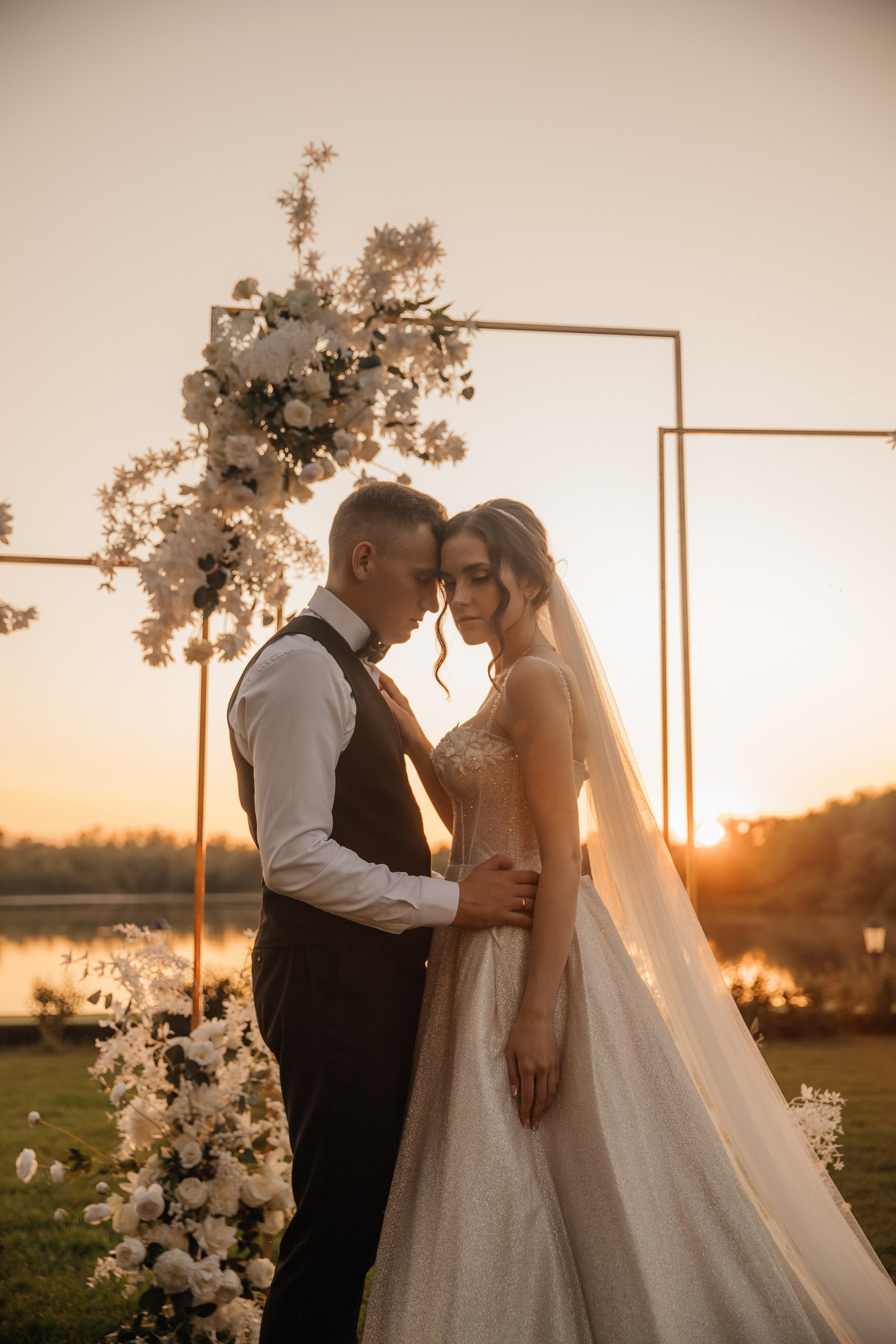 Wedding «Sunlight». Свадебные фотограф и видеограф Наталья и Анатолий Новиковы СПб