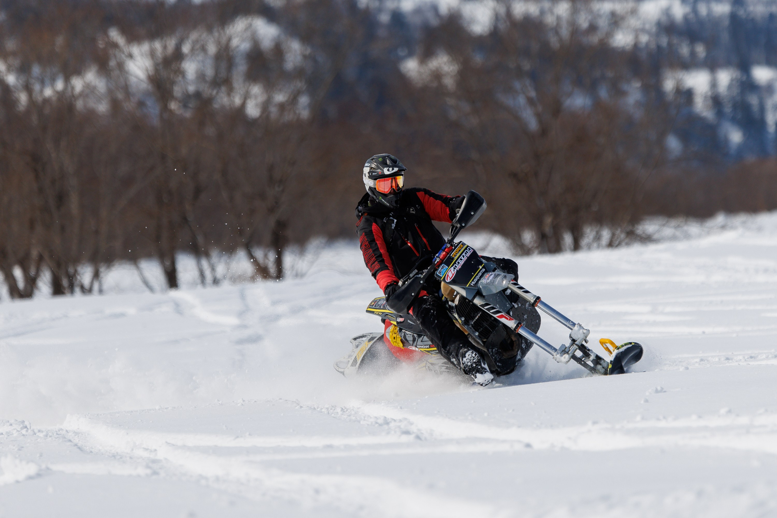 Чемпионат Экстрим Эндуро на сноубайках. Свадебный, семейный и репортажный фотограф в Южно-Сахалинске Артур Петросян