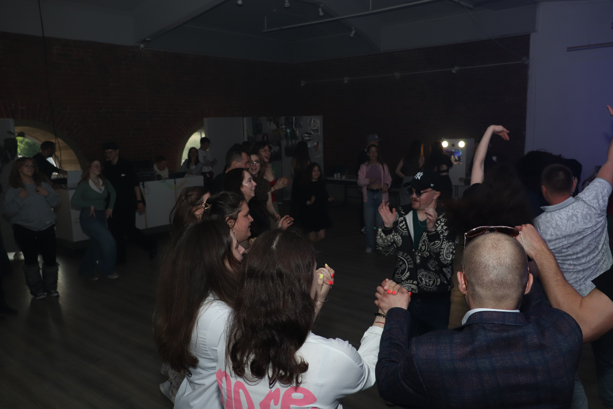 Дискотека 90х молодёжного «клуба 52». Ивентный фотограф в Санкт-Петербурге Олег Комков