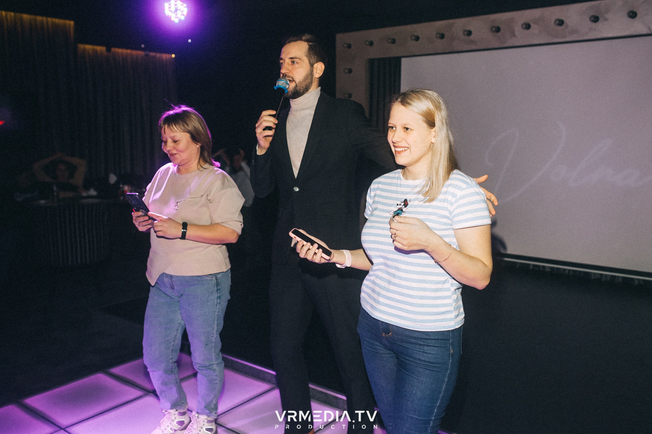 MERRY CHRISTMAS в караоке-баре «Volna»