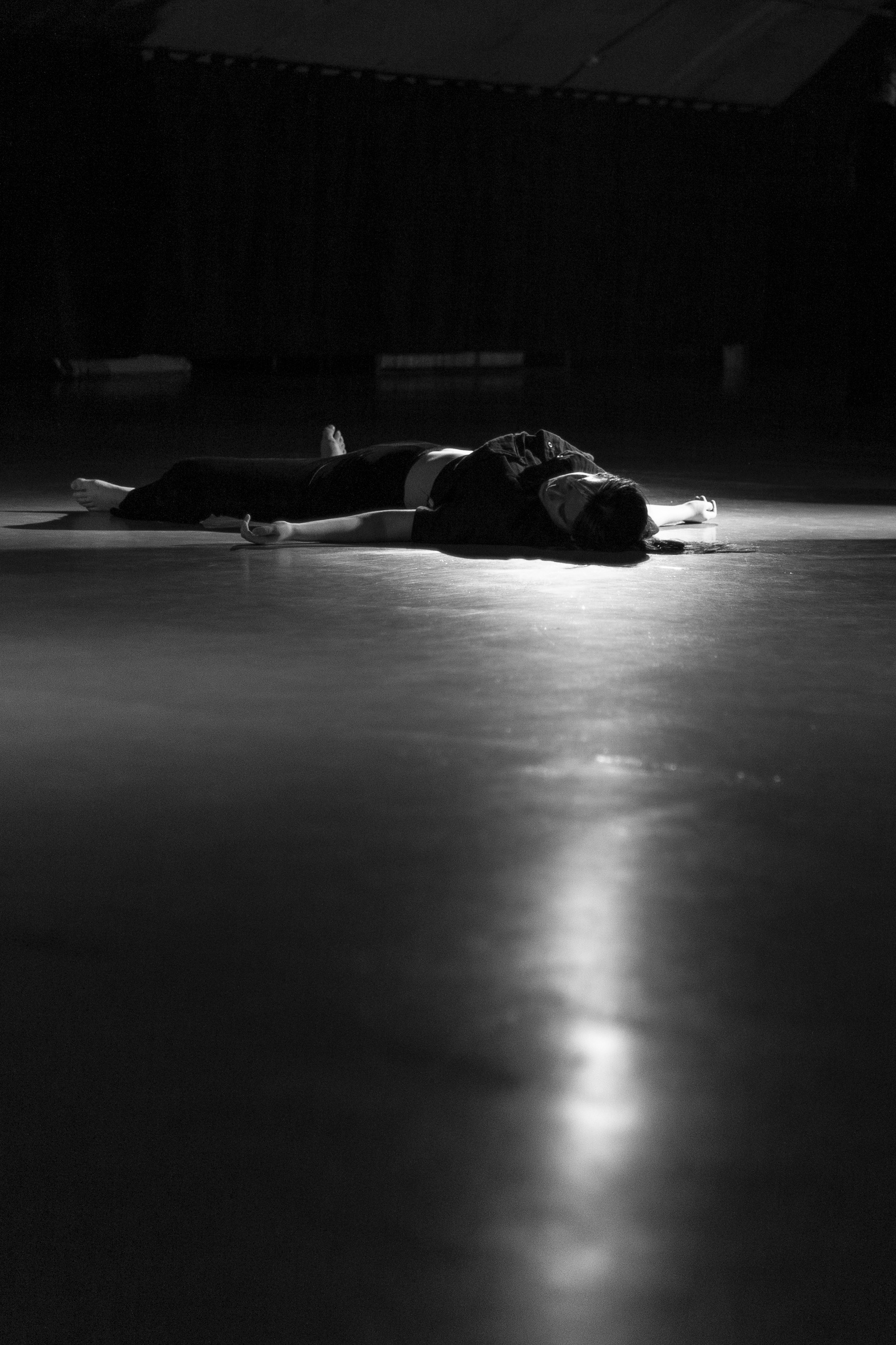 Спектакль Шум, театр современного танца GLYPTIC при участии проекта СИНТЕЗ. Семейный и женский фотограф, стильный репортаж в г. Новосибирск