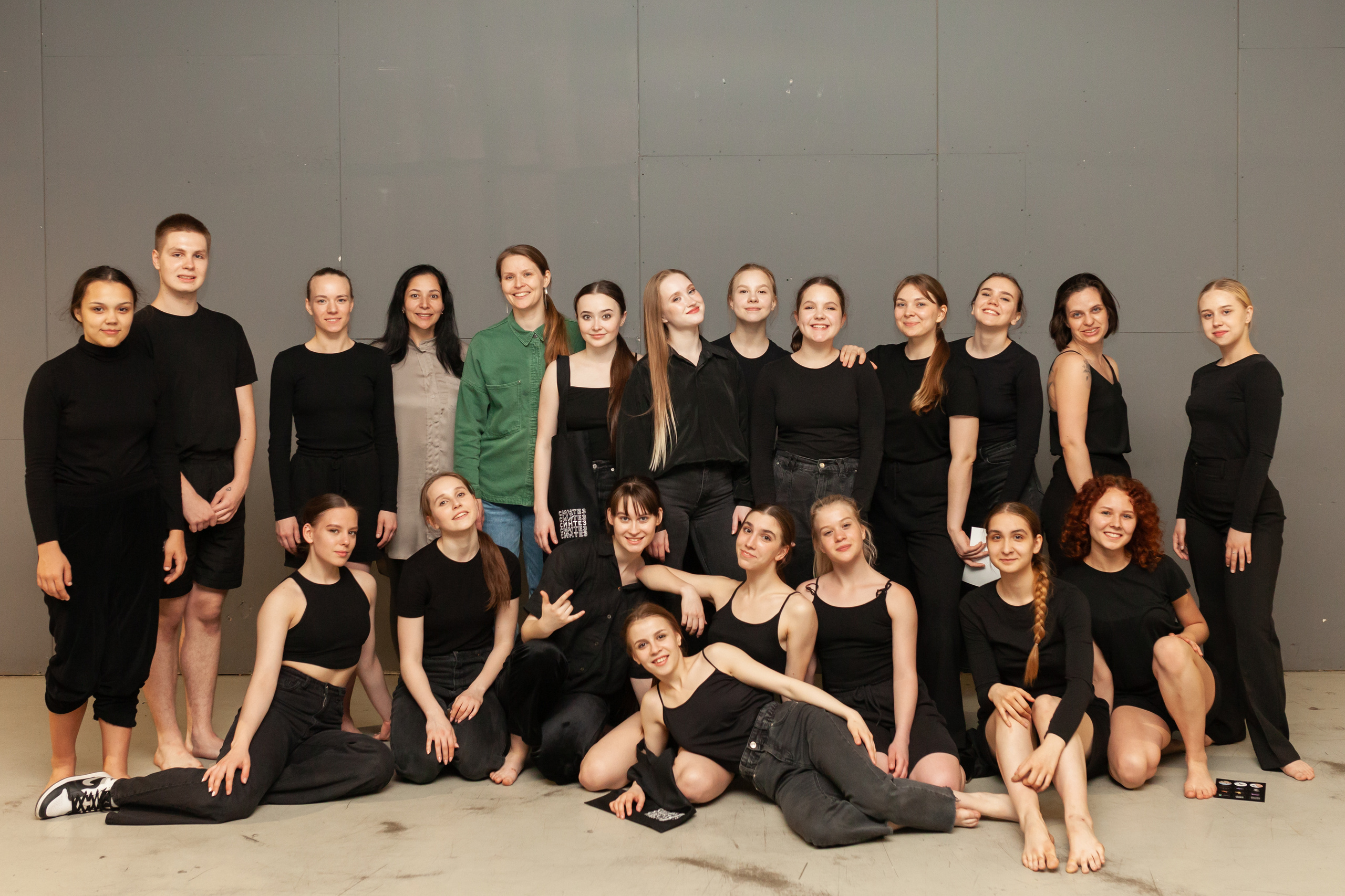 Спектакль Шум, театр современного танца GLYPTIC при участии проекта СИНТЕЗ. Семейный и женский фотограф, стильный репортаж в г. Новосибирск