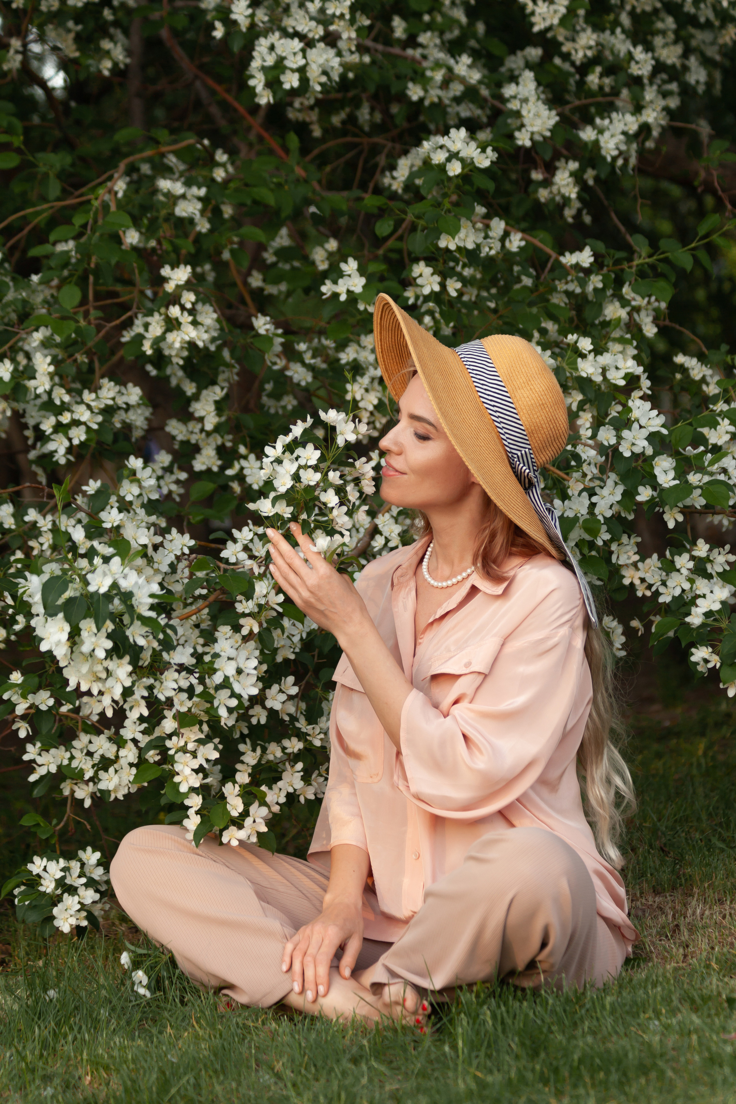 Анна в цветении. Семейный и женский фотограф, стильный репортаж в г. Новосибирск