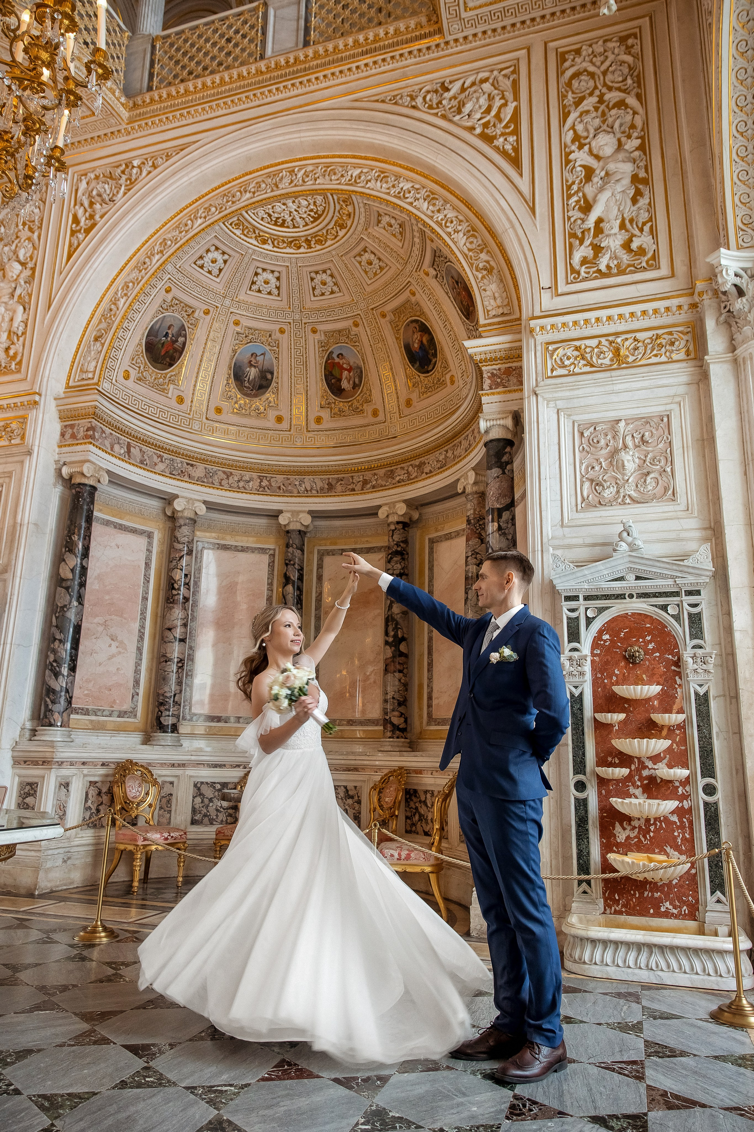 Свадебная фотосессия в Эрмитаже. Свадебный и семейный фотограф Алексей Аверин