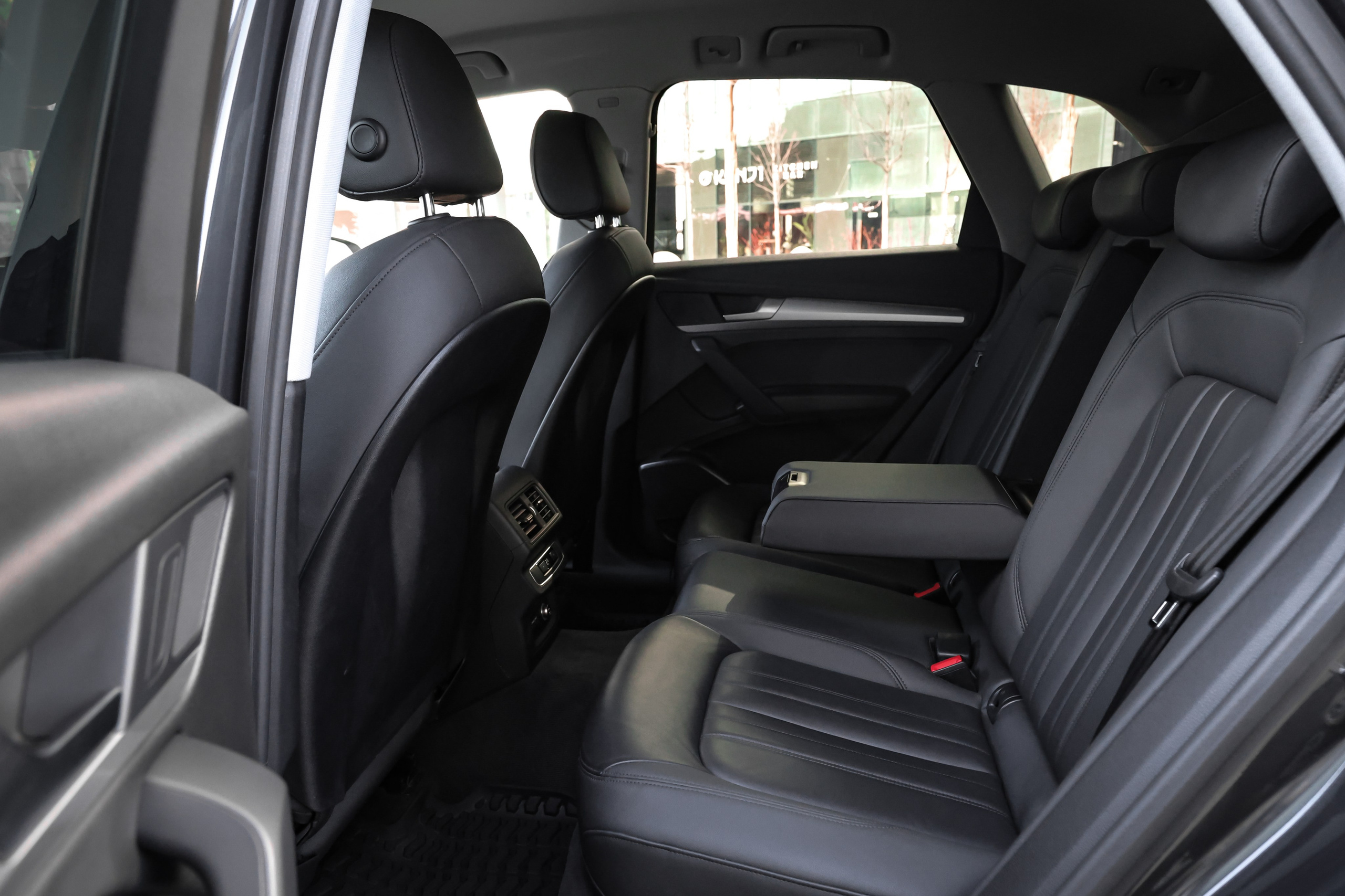 2021 AUDI Q5 Quatro. Mixturecaptures