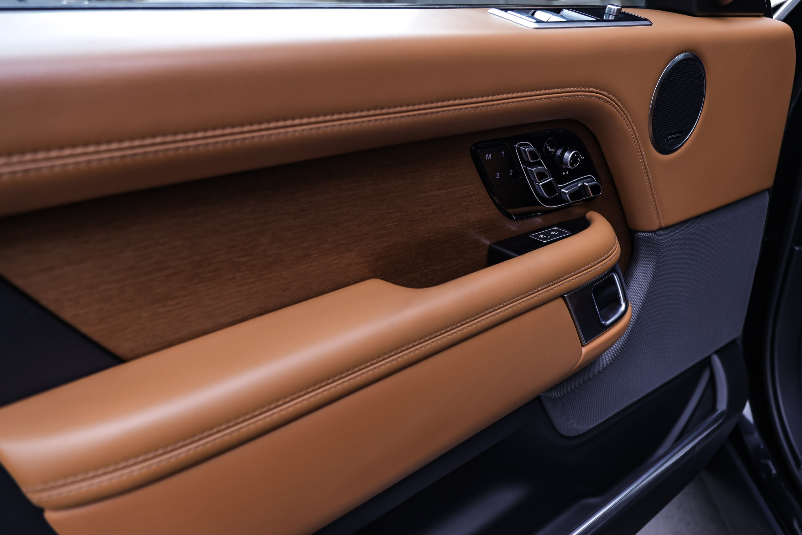 2018 RANGE ROVER AUTOBIOGRAPHY LONG. Mixturecaptures