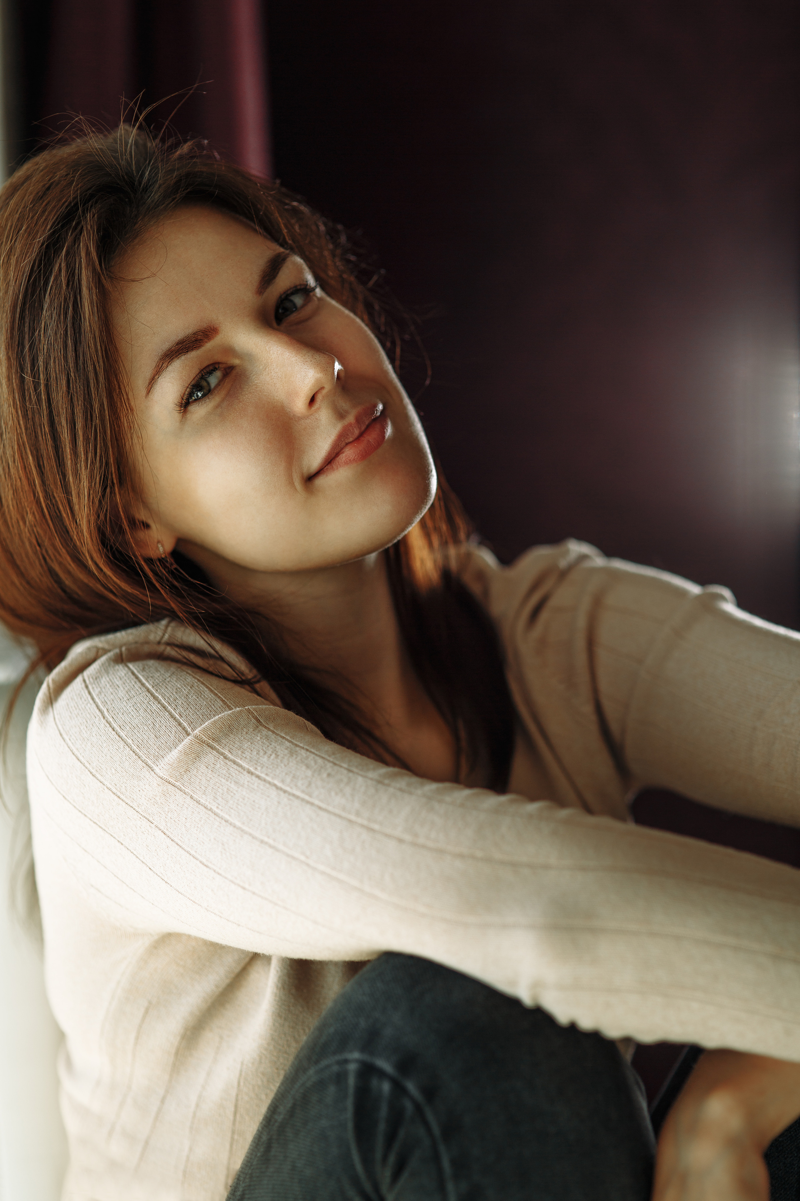 Солнечным днём дома. Ксюша. Сайт фотографа на Субару Оля Аф