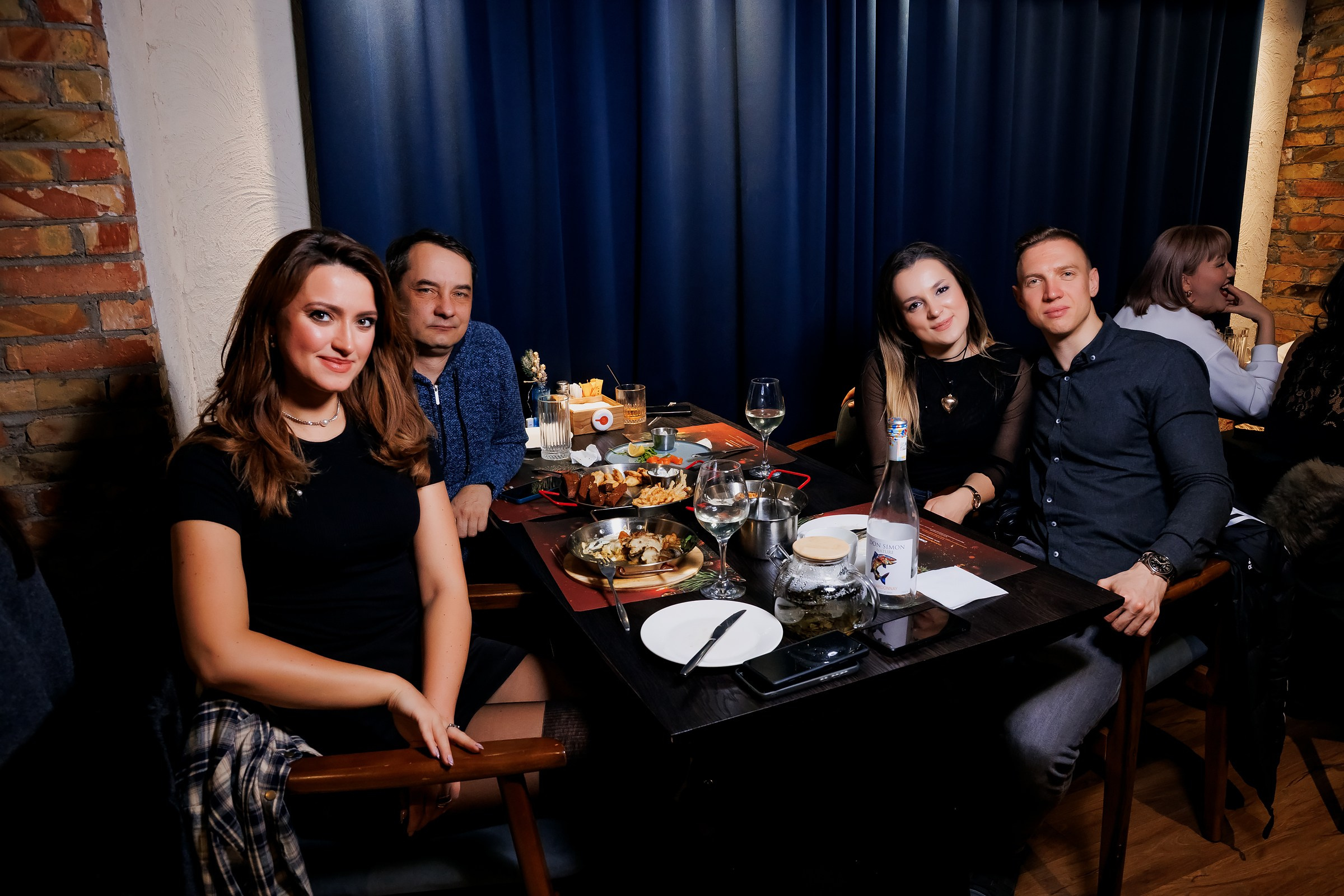 Chechil Pub на Жарокова-Chechil Жарокова. Репортажный фотограф в Алматы Каюпов Сержан