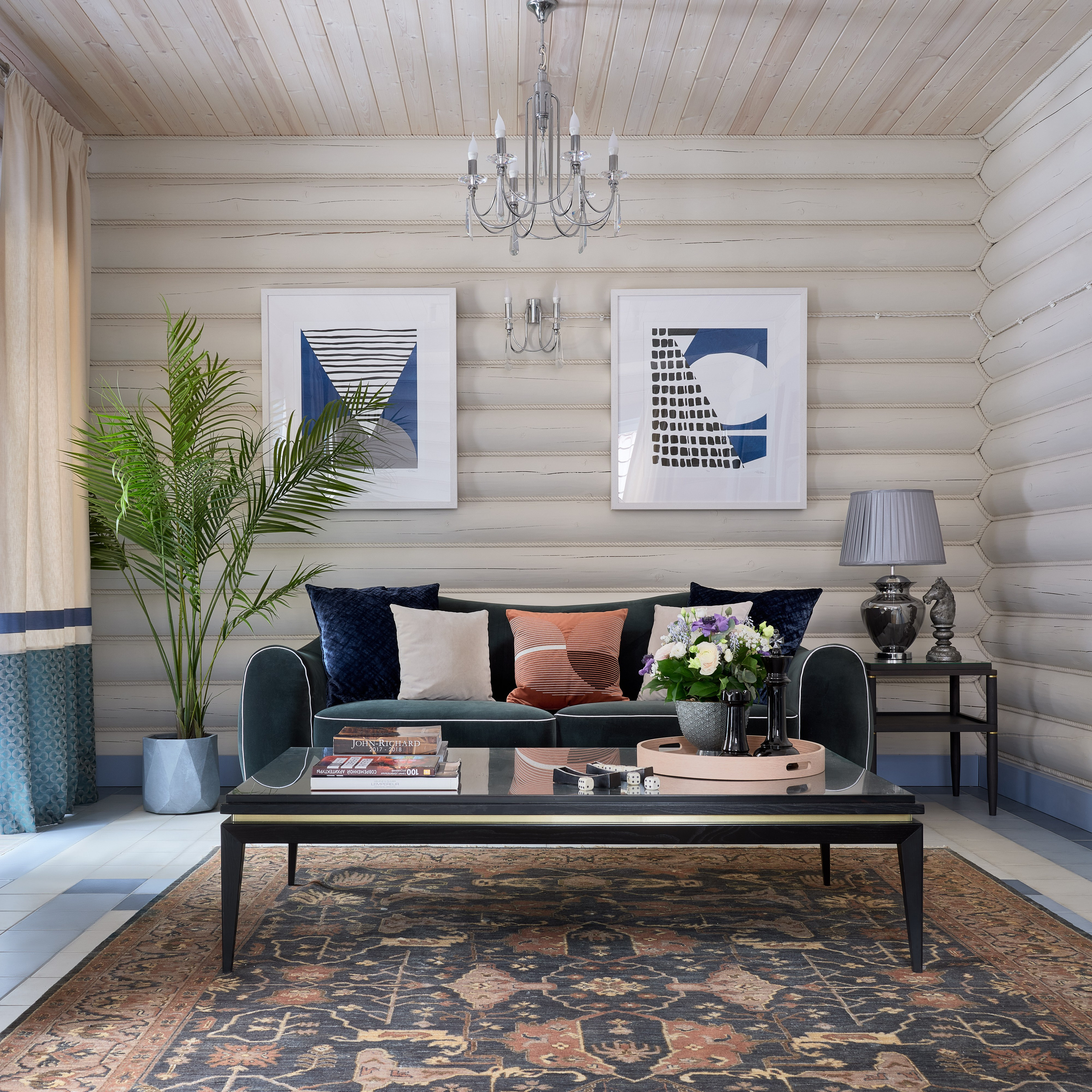 Бревенчатый светлый дом. Фотограф Наталья Вершинина