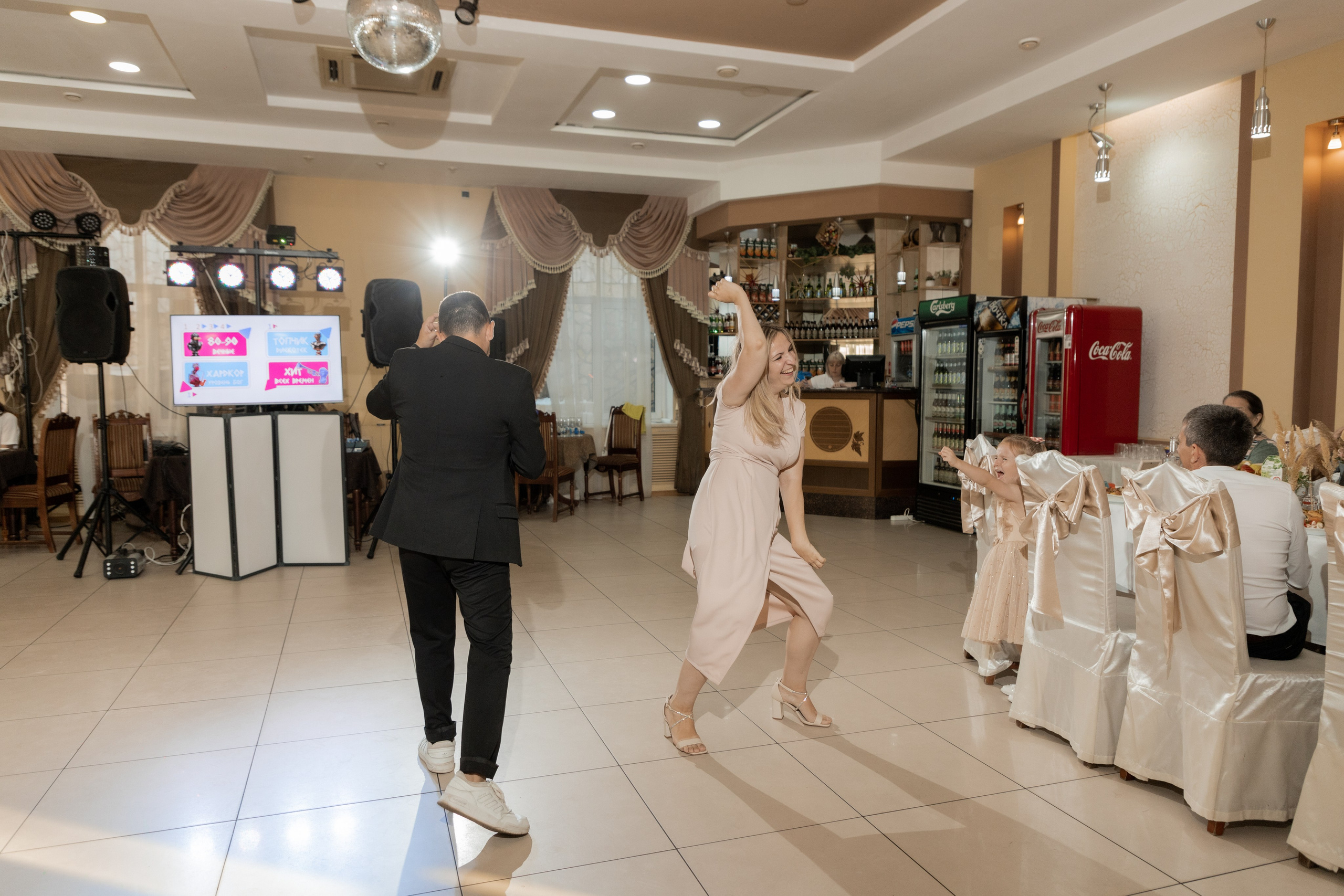 Роман и Александра (банкет). Свадебный фотограф Ангелина Сунгатулина | Саратов | Балаково | Вольск