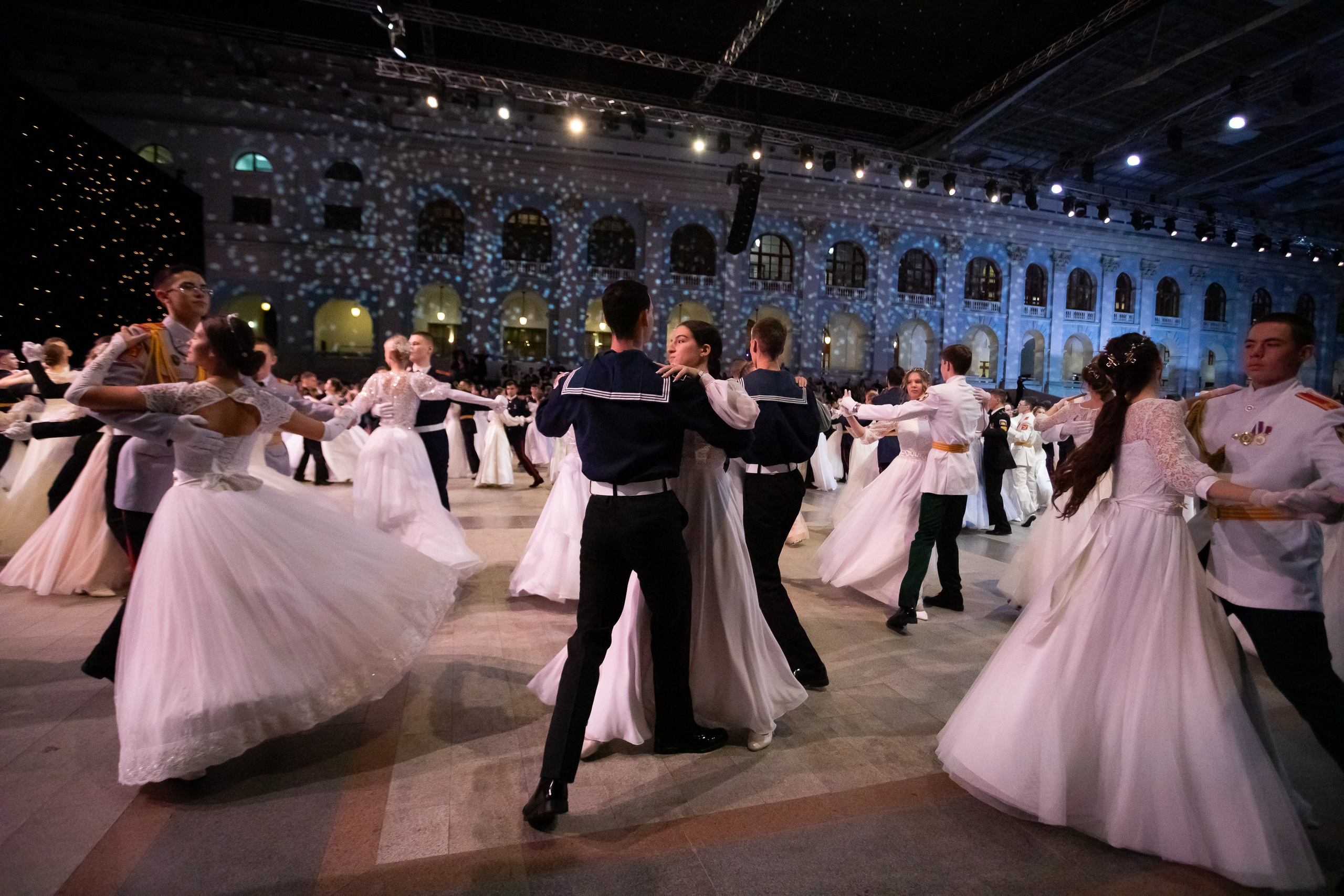 Кадетский бал. VICTOR SAPOZHNIKOV