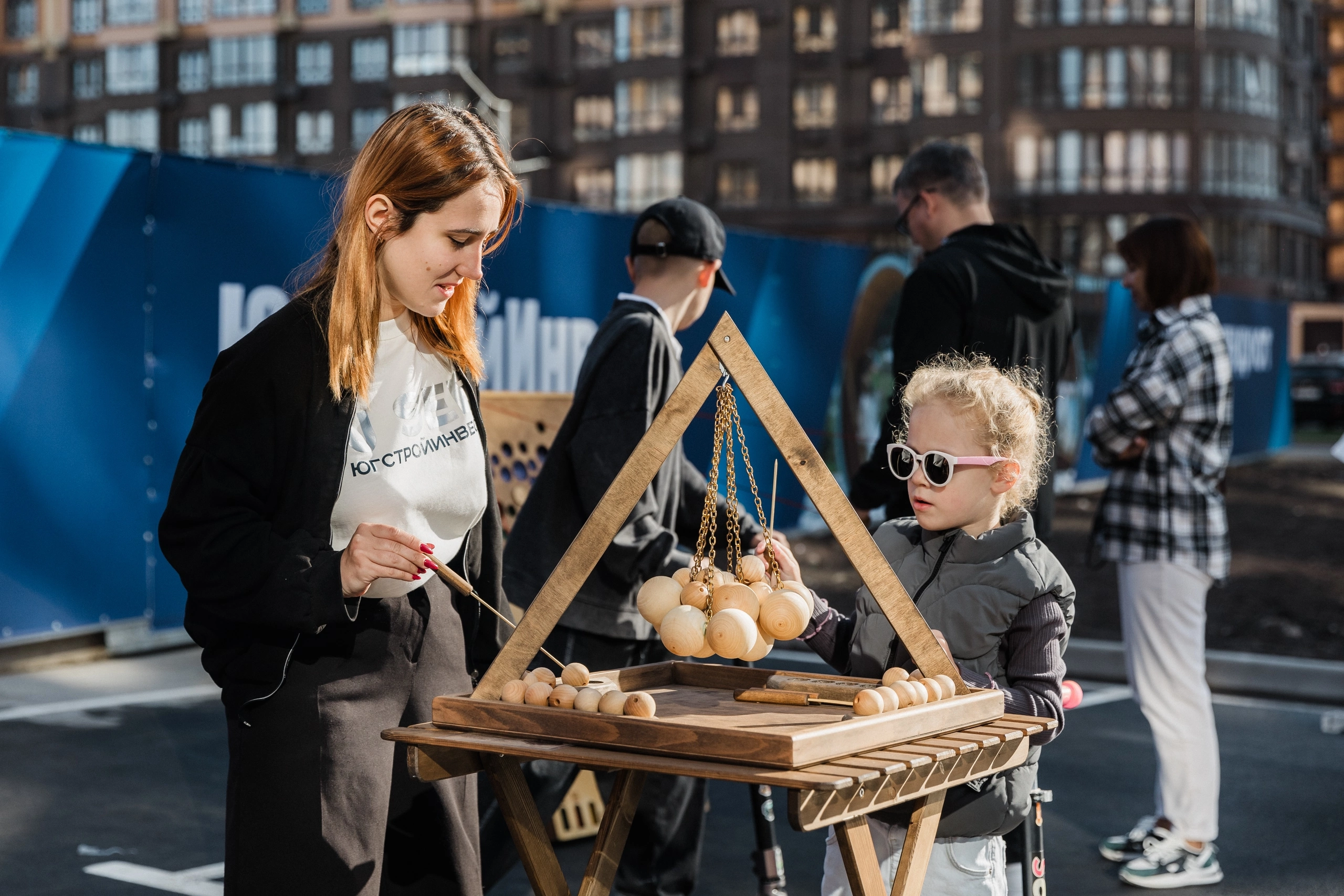 Крафтовые игры (настольные деревянные игры) в аренда на мероприятие. Инсталаб Краснодар фото и видео интерактивы на ваше мероприятие