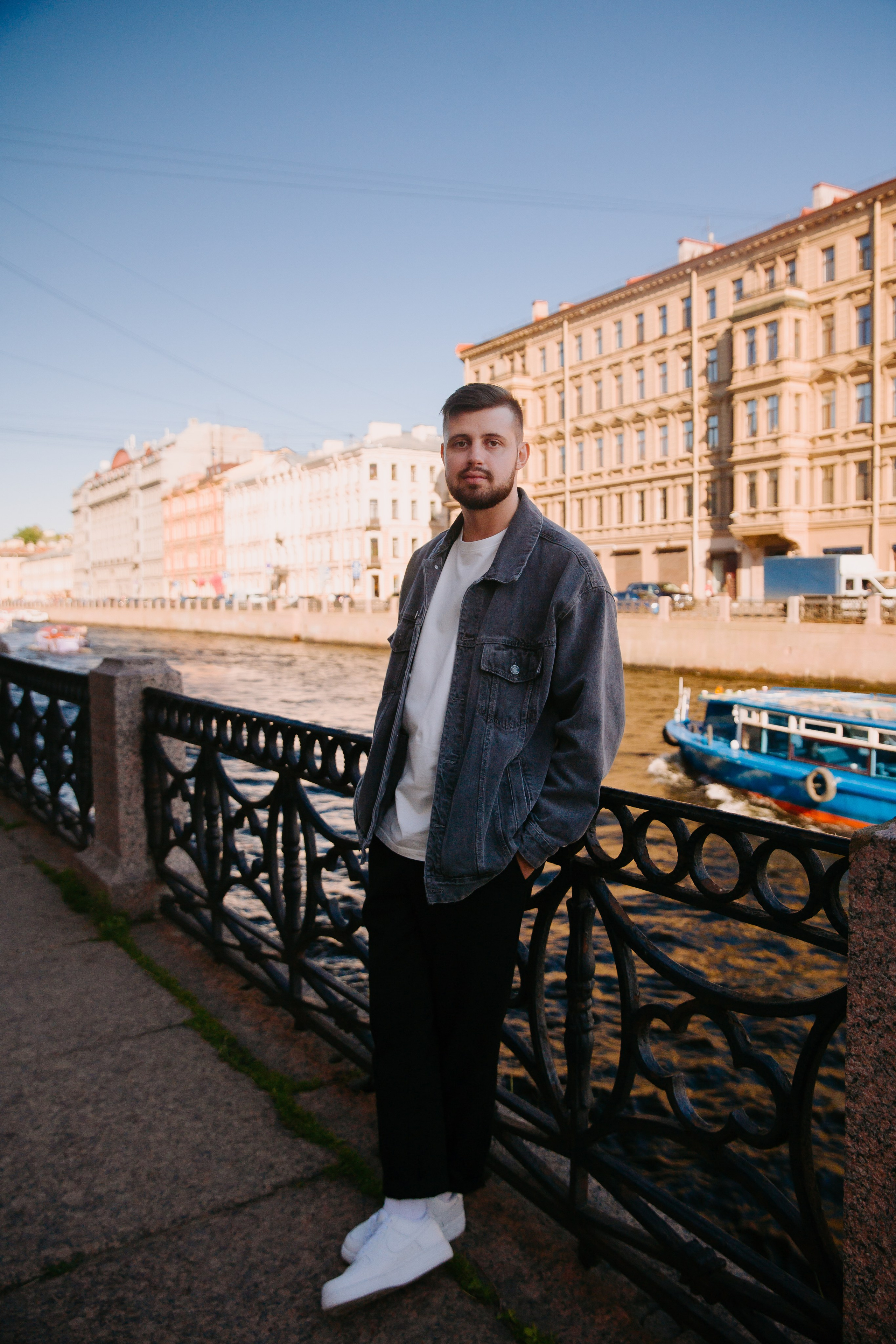 Прогулочная фотосессия лавстори в Санкт-Петербурге. Фотограф в Санкт-Петербурге Разиля Идиятуллина
