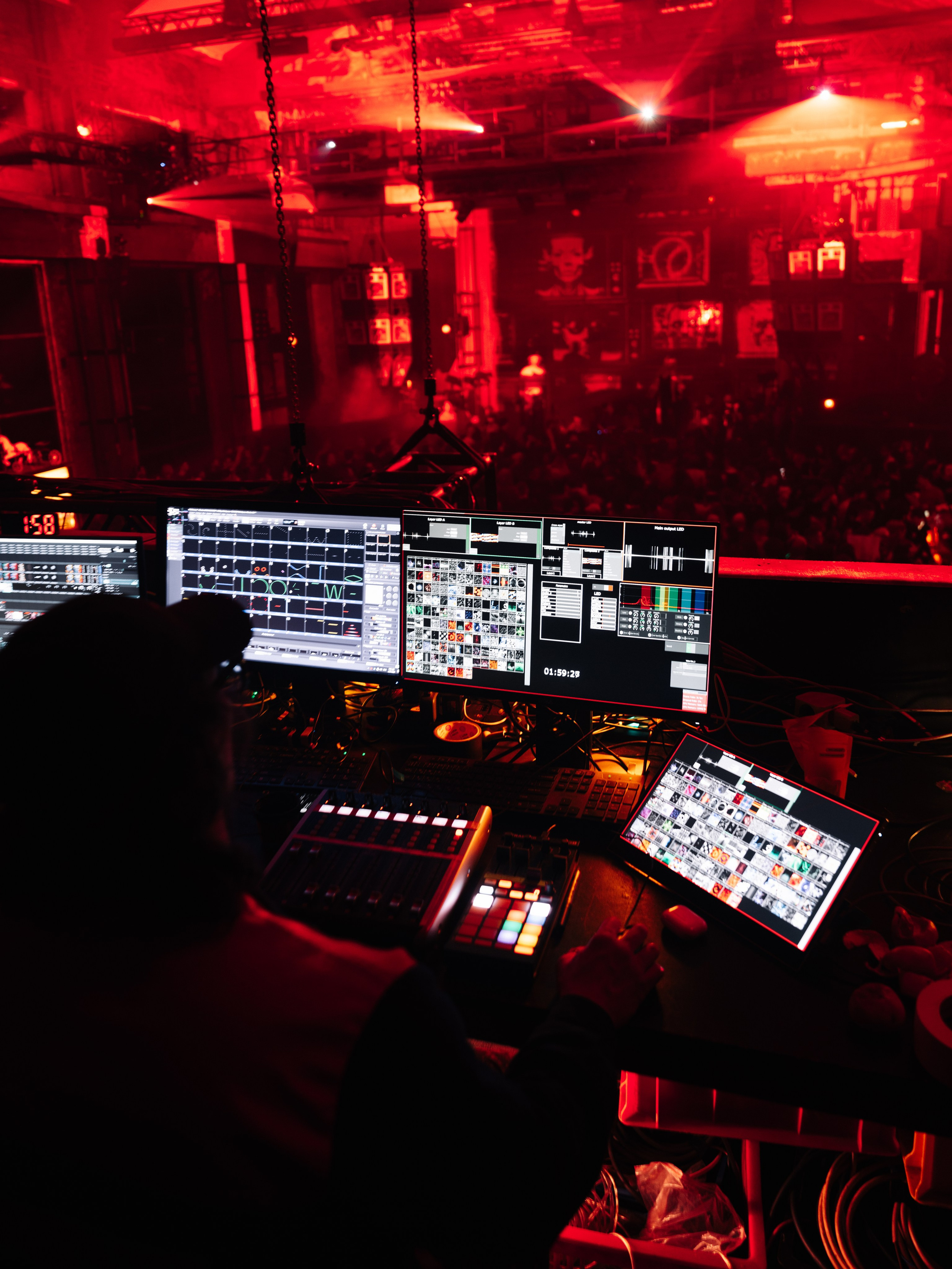 SICK YEARS, ARMA ╳ SILA SVETA. @tomrus: Рустам Шагиморданов — фотограф