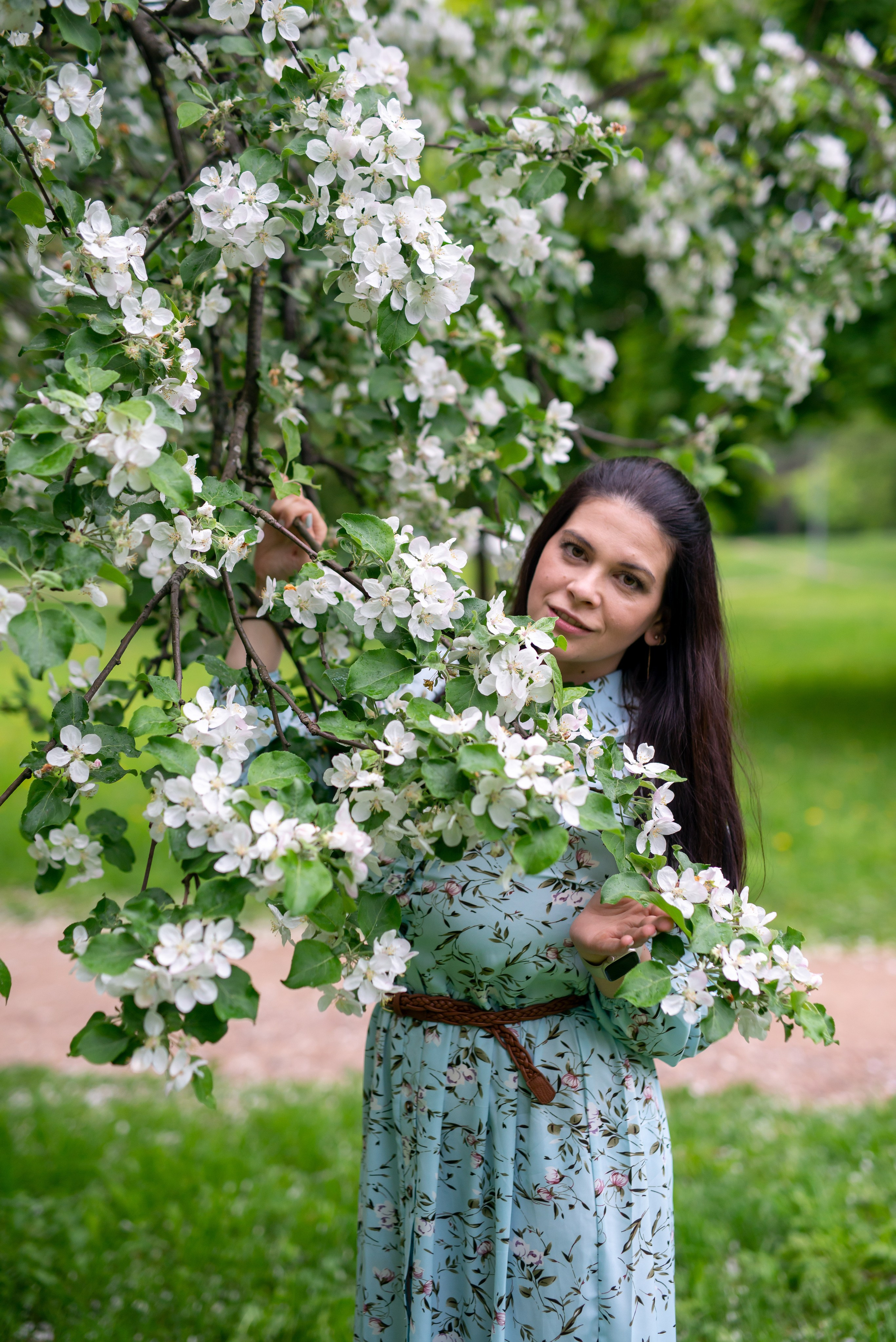 Наташа и Дима (фотосессия в цветущих садах). Портретный, семейный и свадебный фотограф в Санкт-Петербурге и в Пушкине Ширяев Денис